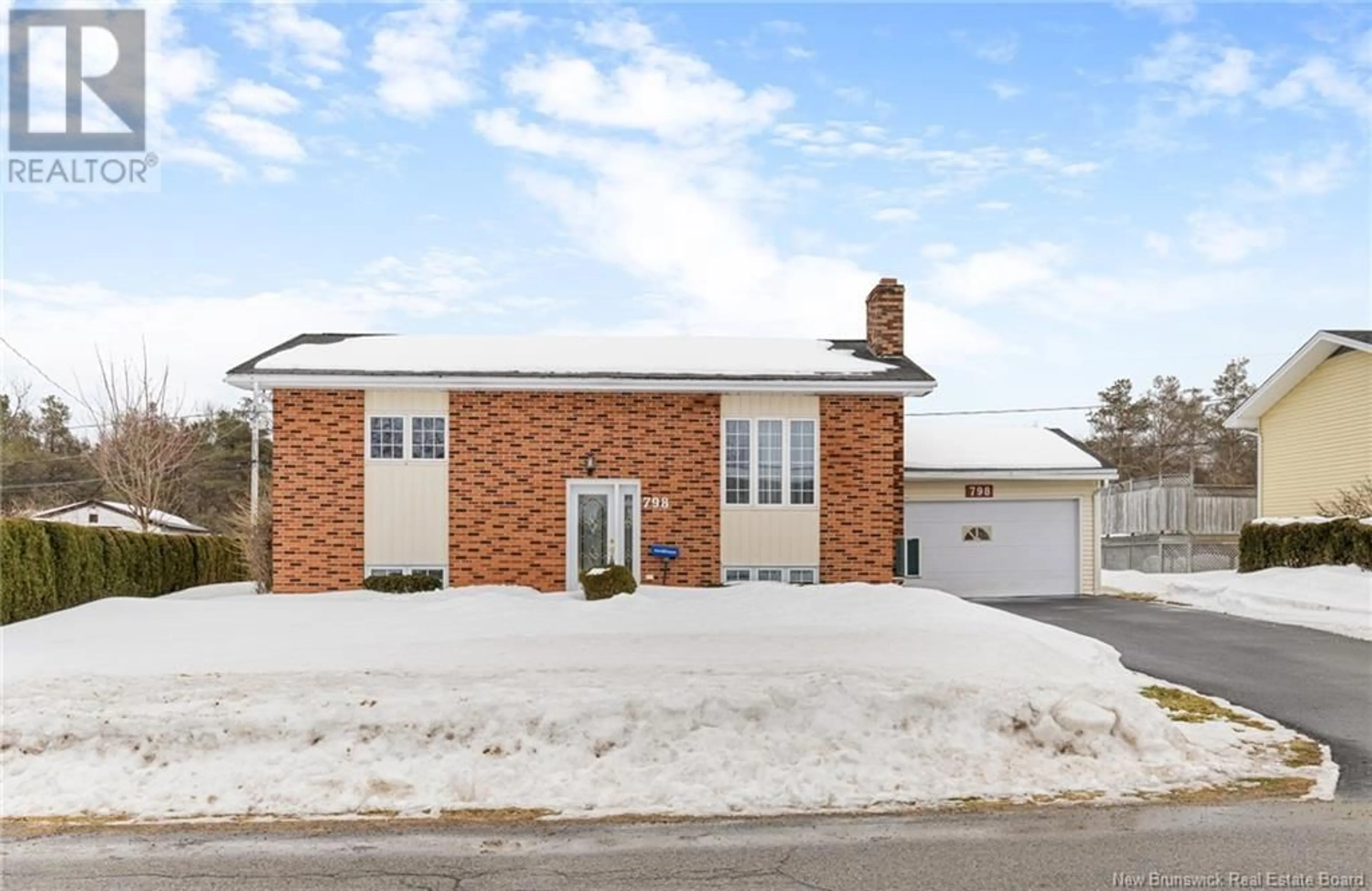 Home with brick exterior material, street for 798 Julia, Shediac New Brunswick E4P1X7