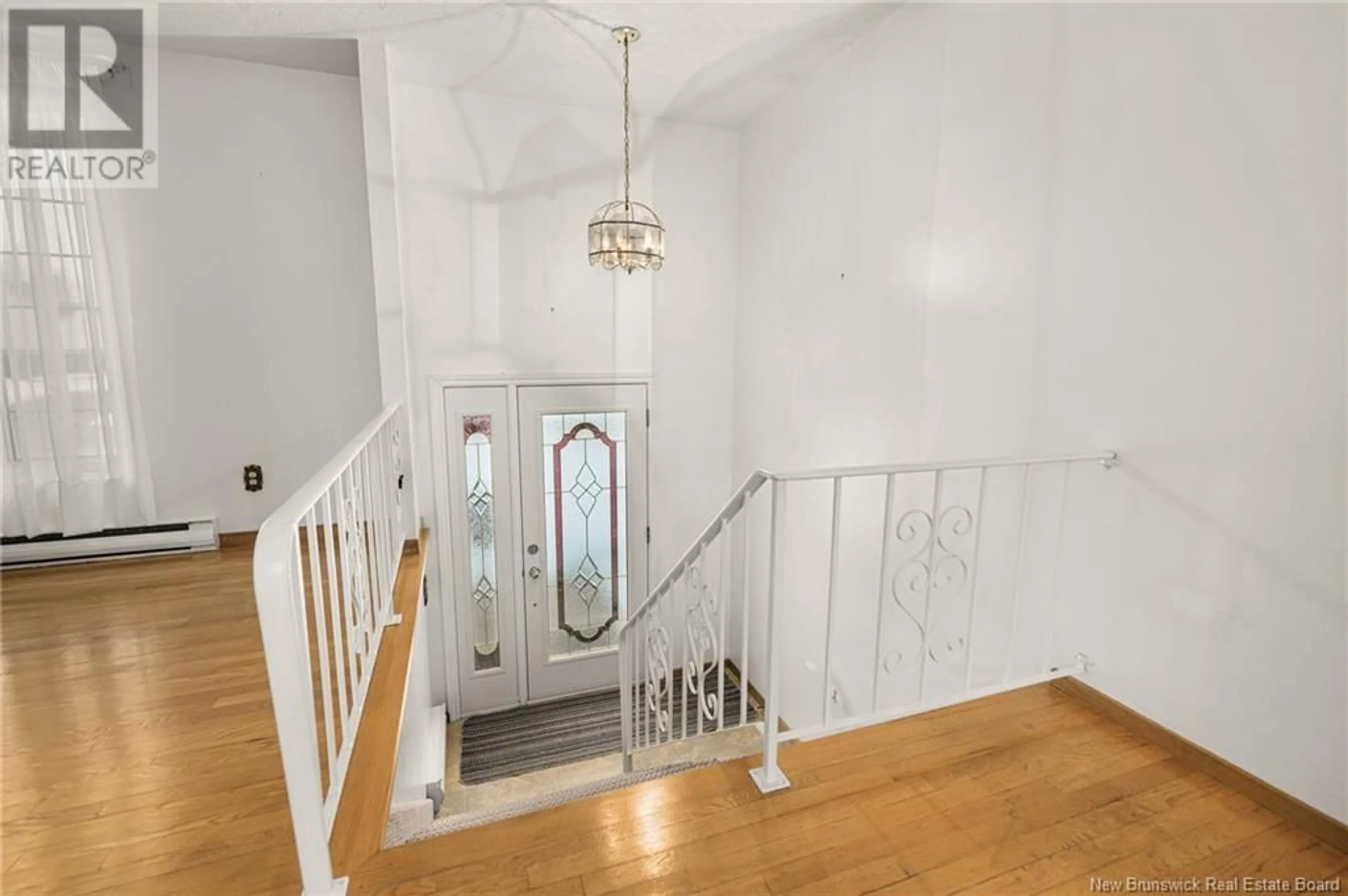 Indoor foyer for 798 Julia, Shediac New Brunswick E4P1X7