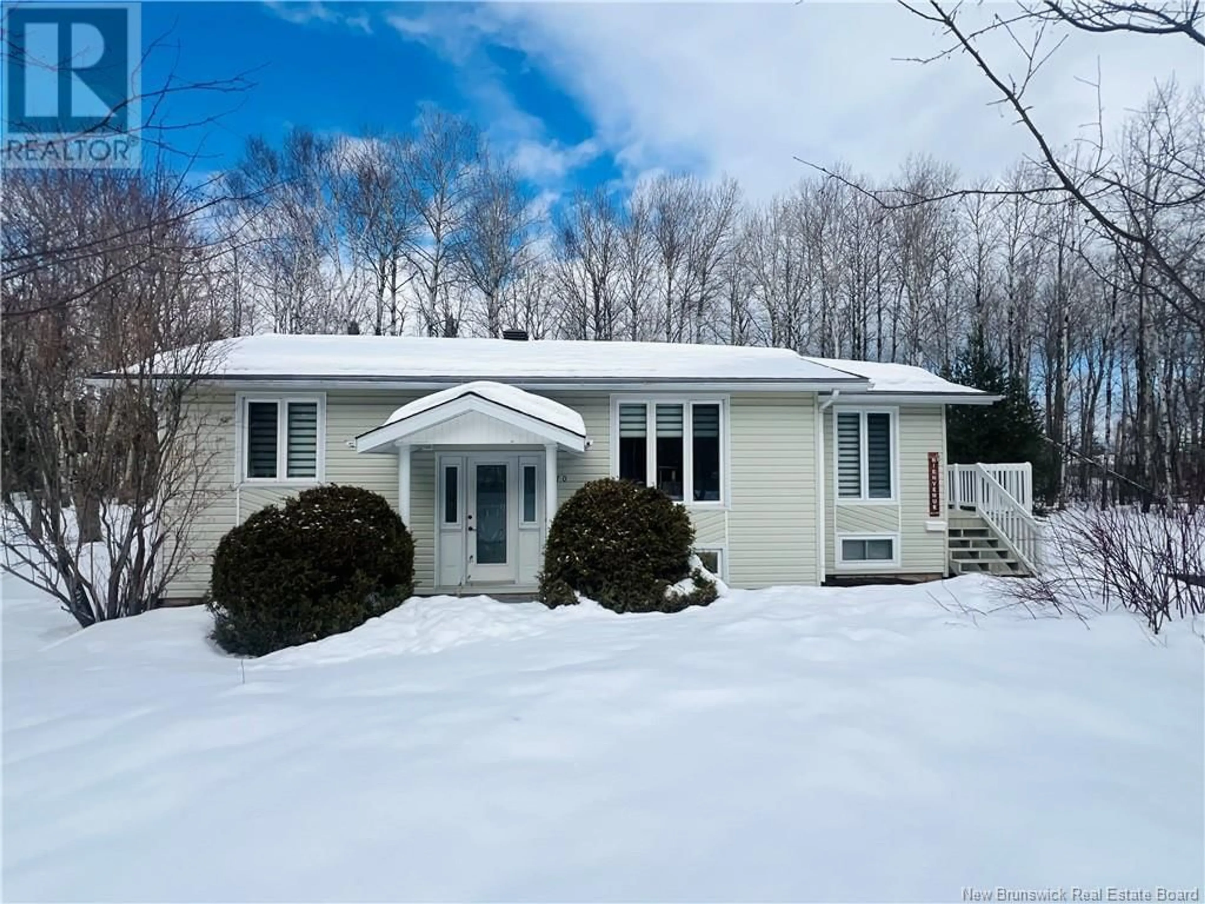 Home with vinyl exterior material, street for 970 Daniel, Bathurst New Brunswick E2A3X4