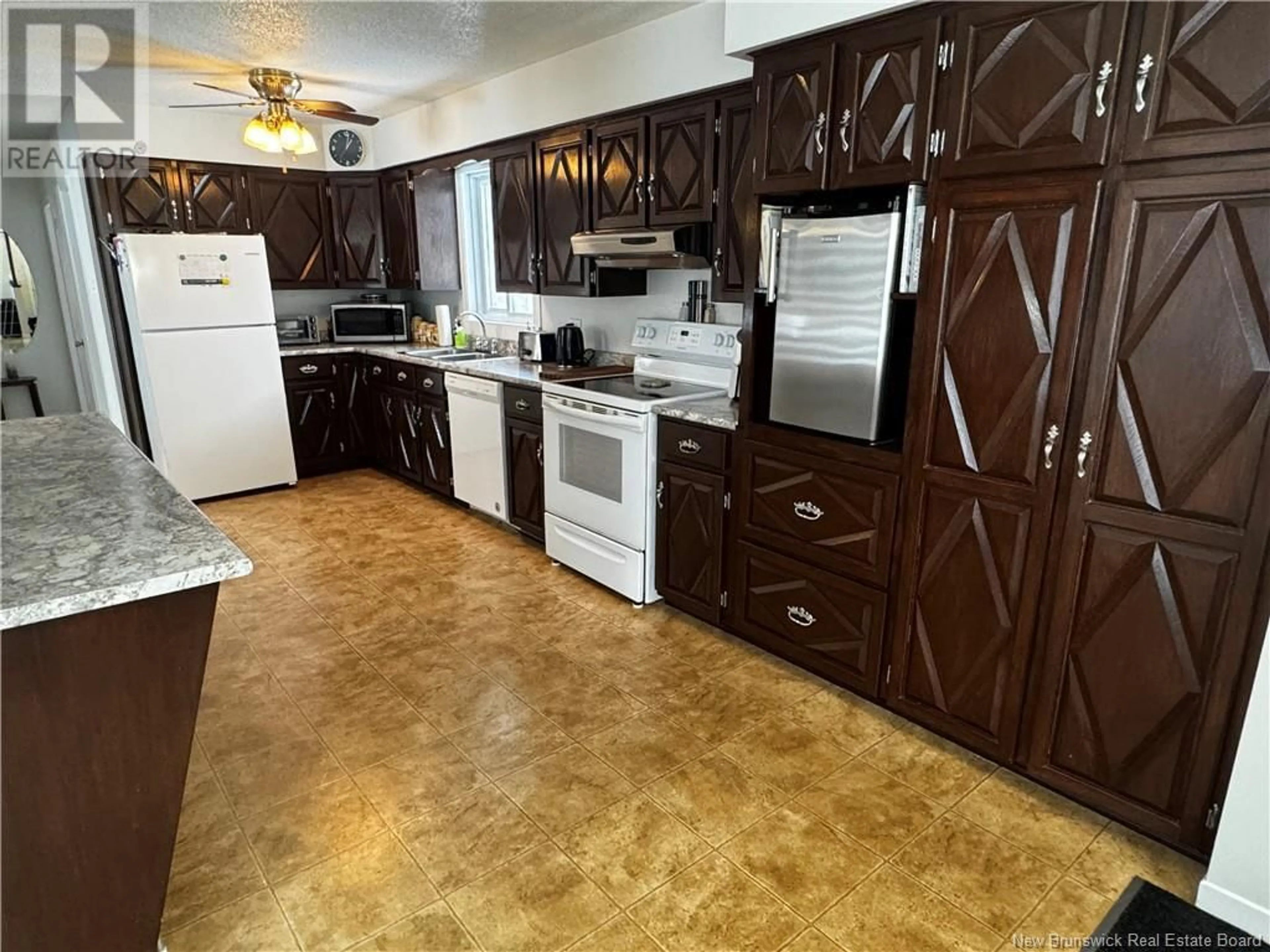 Standard kitchen, ceramic/tile floor for 970 Daniel, Bathurst New Brunswick E2A3X4