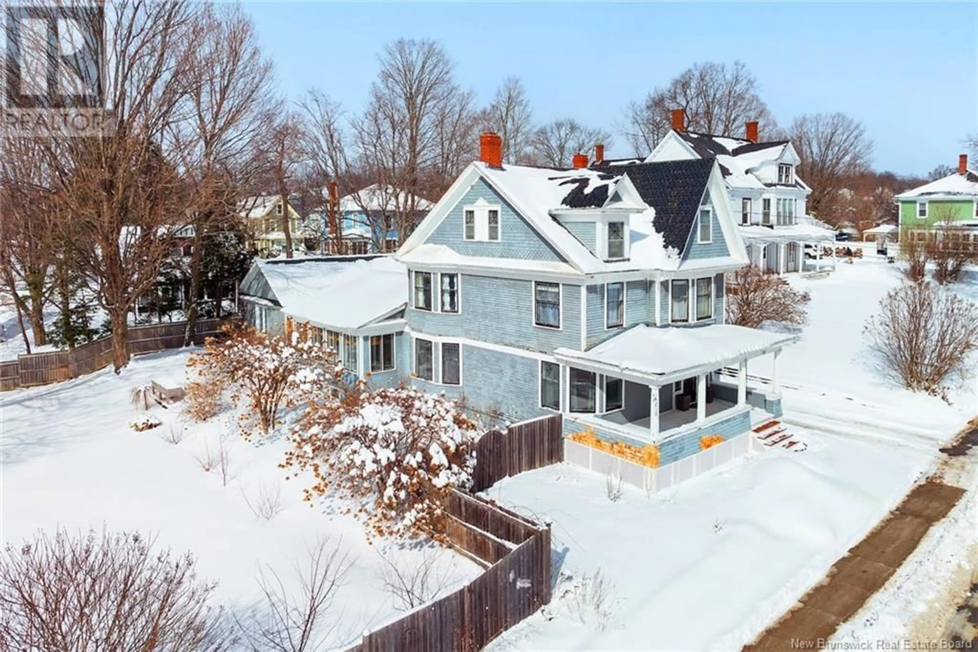 A pic from outside/outdoor area/front of a property/back of a property/a pic from drone, unknown for 115 GREEN STREET, Woodstock New Brunswick E7M1T9