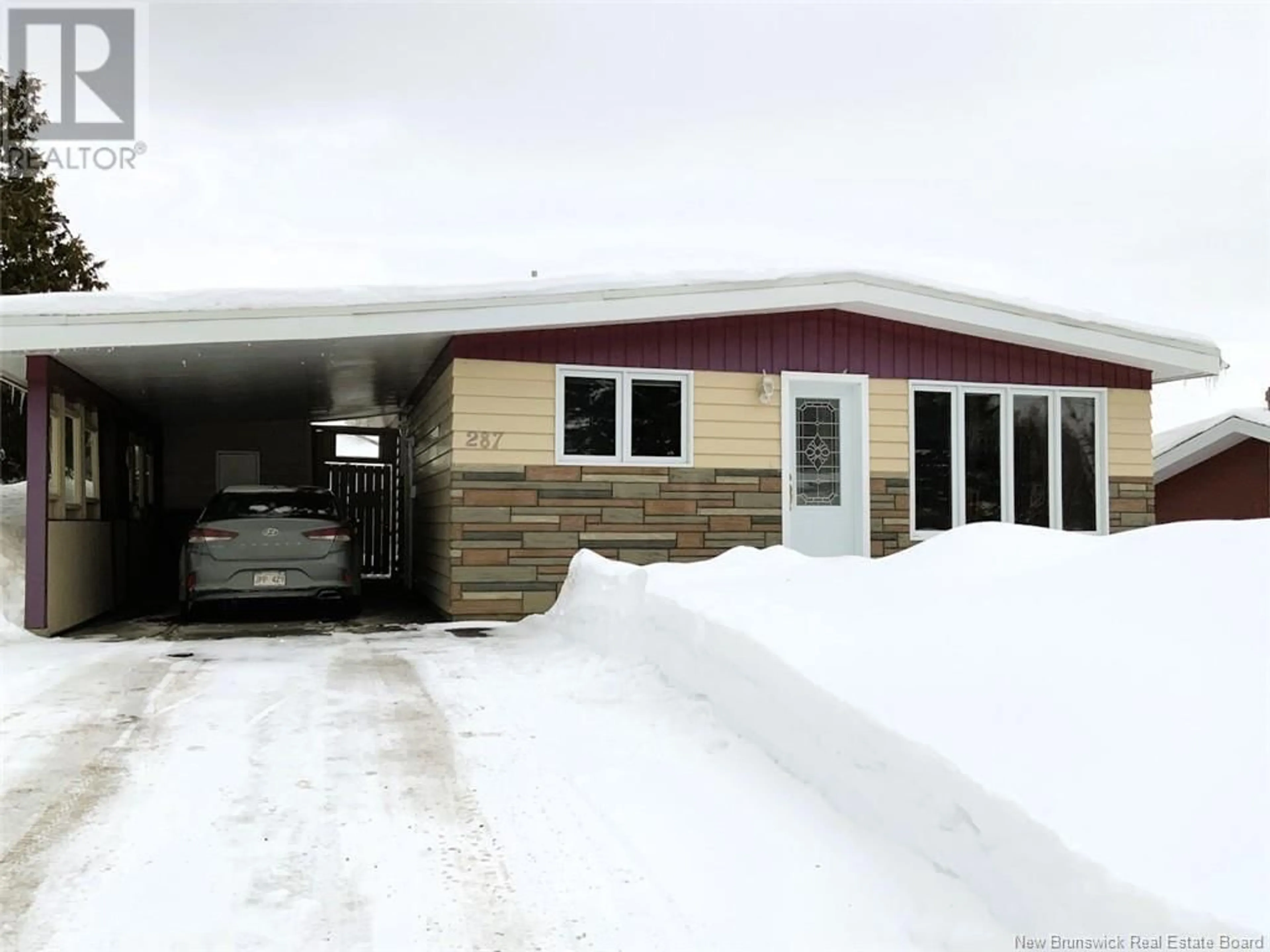 Indoor garage for 287 MORIN AVENUE, Edmundston New Brunswick E3V3J6