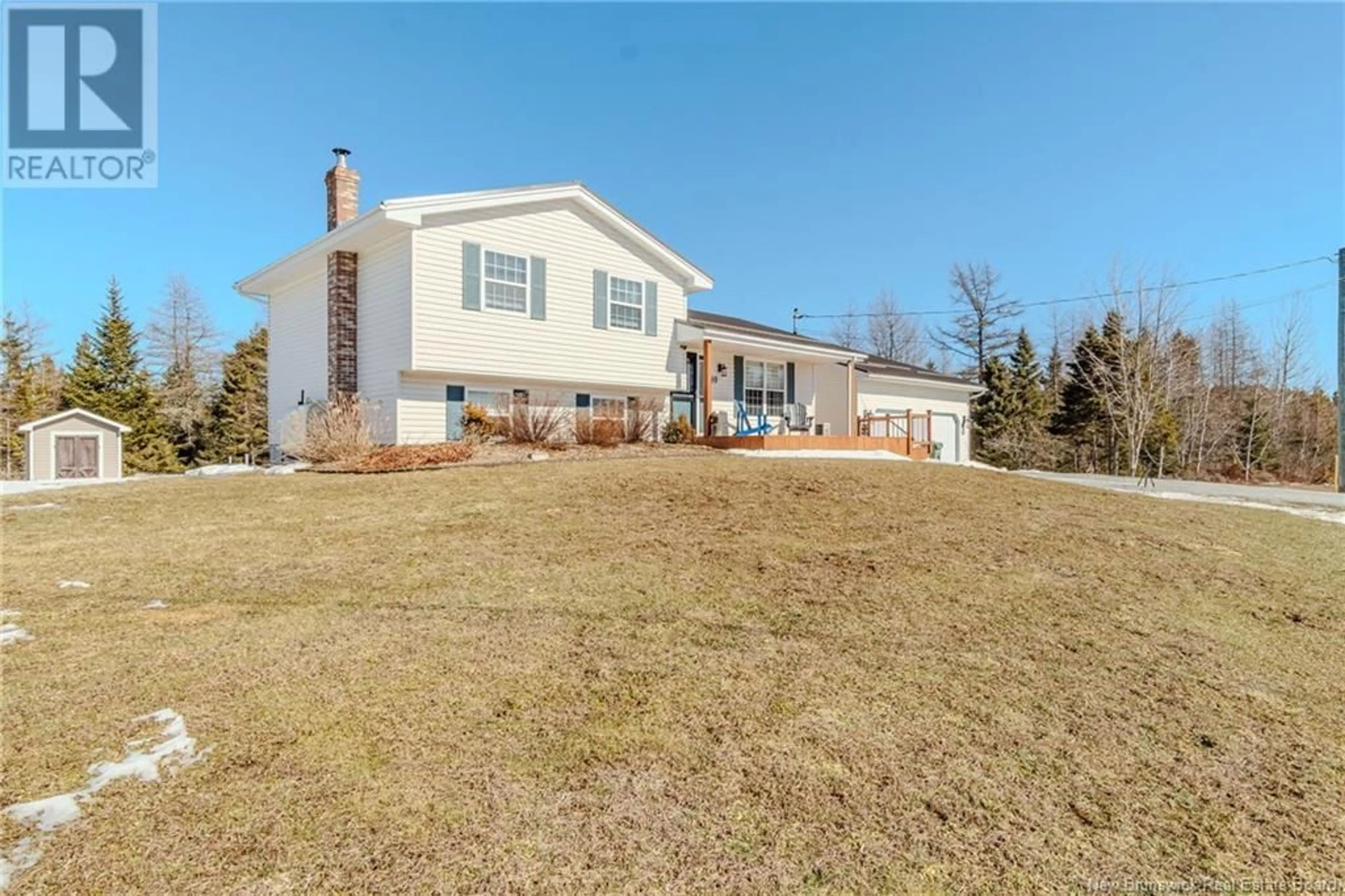 A pic from outside/outdoor area/front of a property/back of a property/a pic from drone, unknown for 10 Mark Avenue, Rothesay New Brunswick E2S1A2