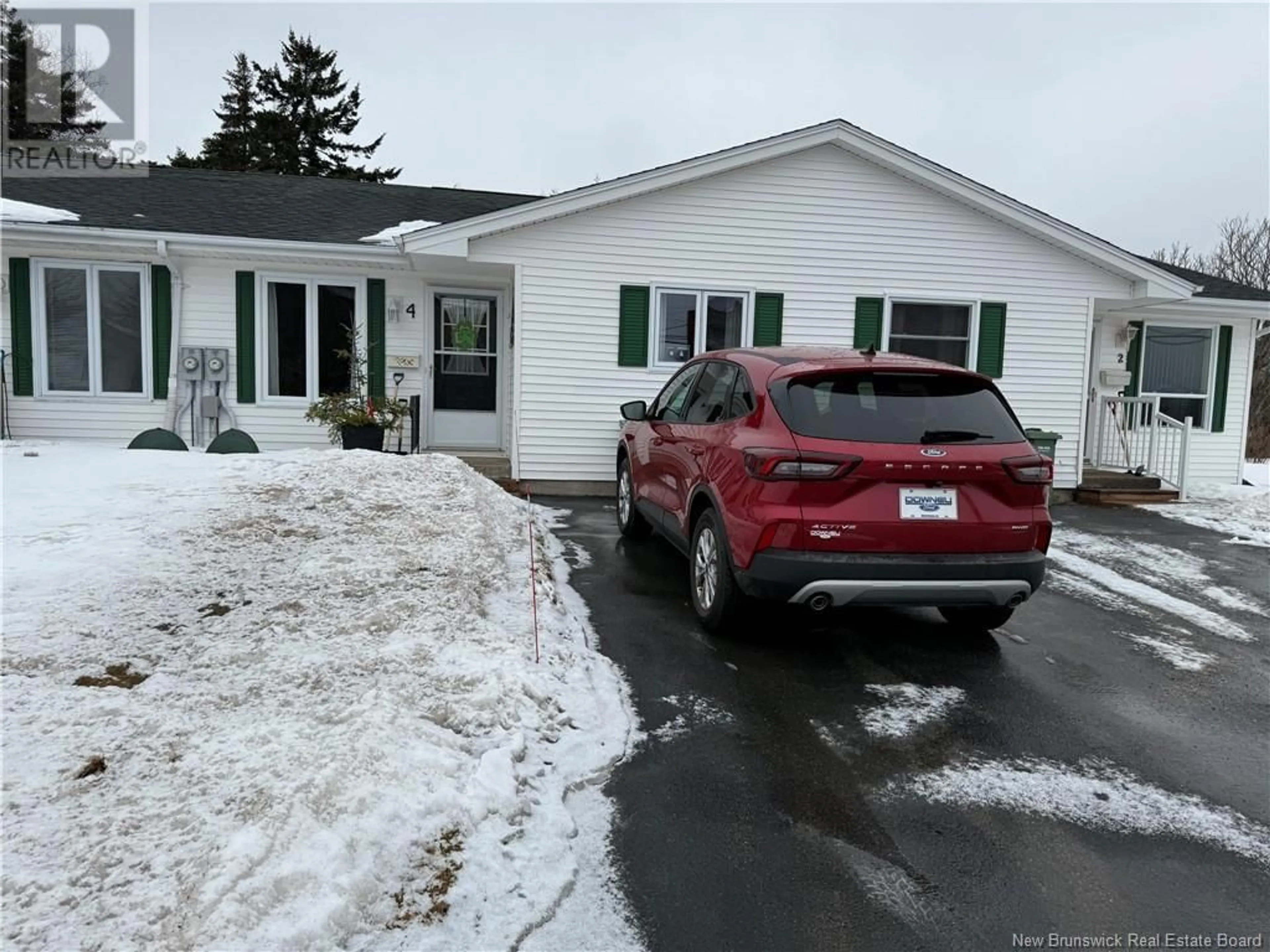 Indoor garage for 4 Hollybrook Court, Saint John New Brunswick E2J4L9