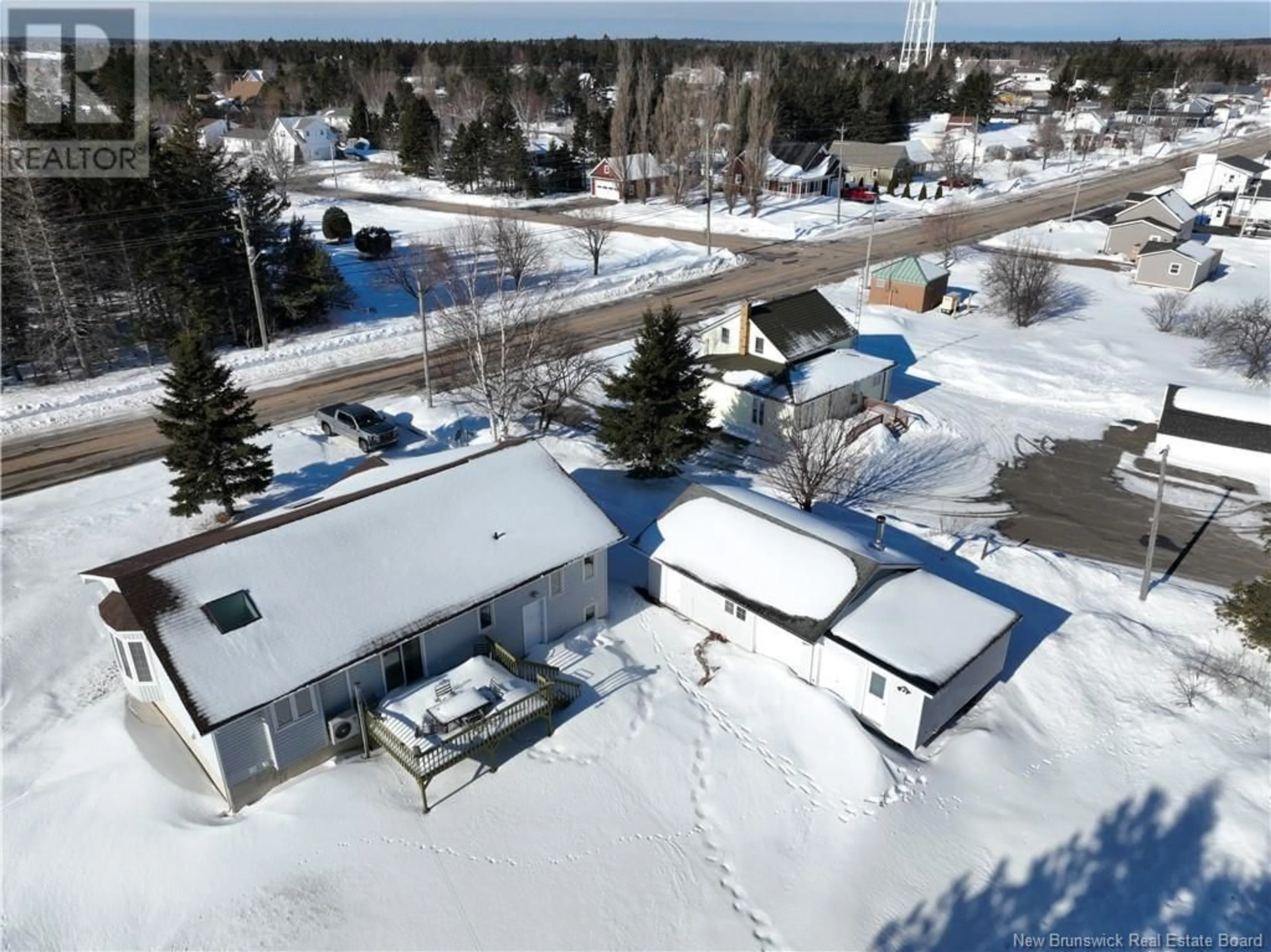 A pic from outside/outdoor area/front of a property/back of a property/a pic from drone, unknown for 4350 Rue Principal, Tracadie New Brunswick E1V1B9