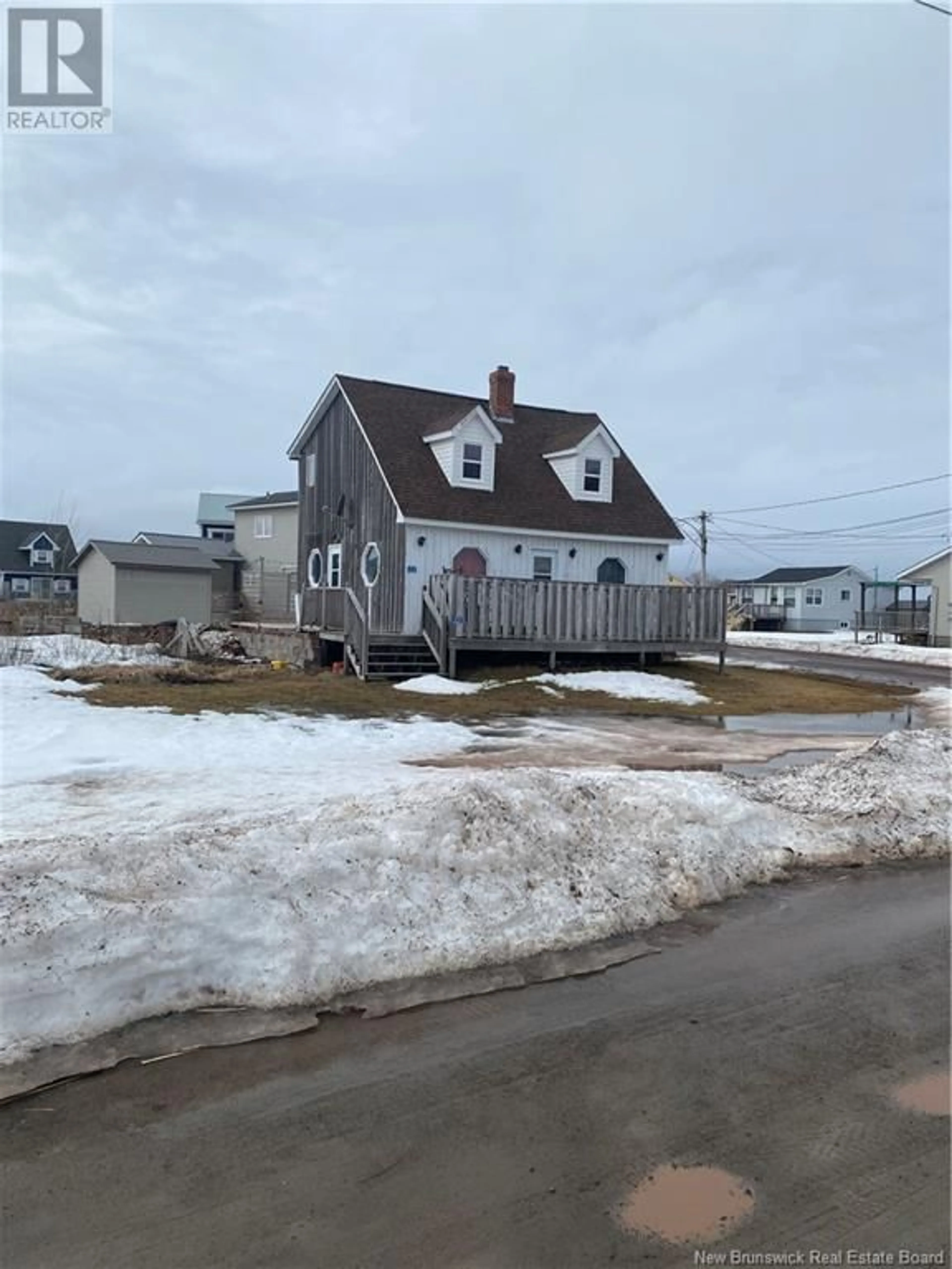 Shed for 22 BEACH STREET, Pointe-Du-Chêne New Brunswick E4P3V7