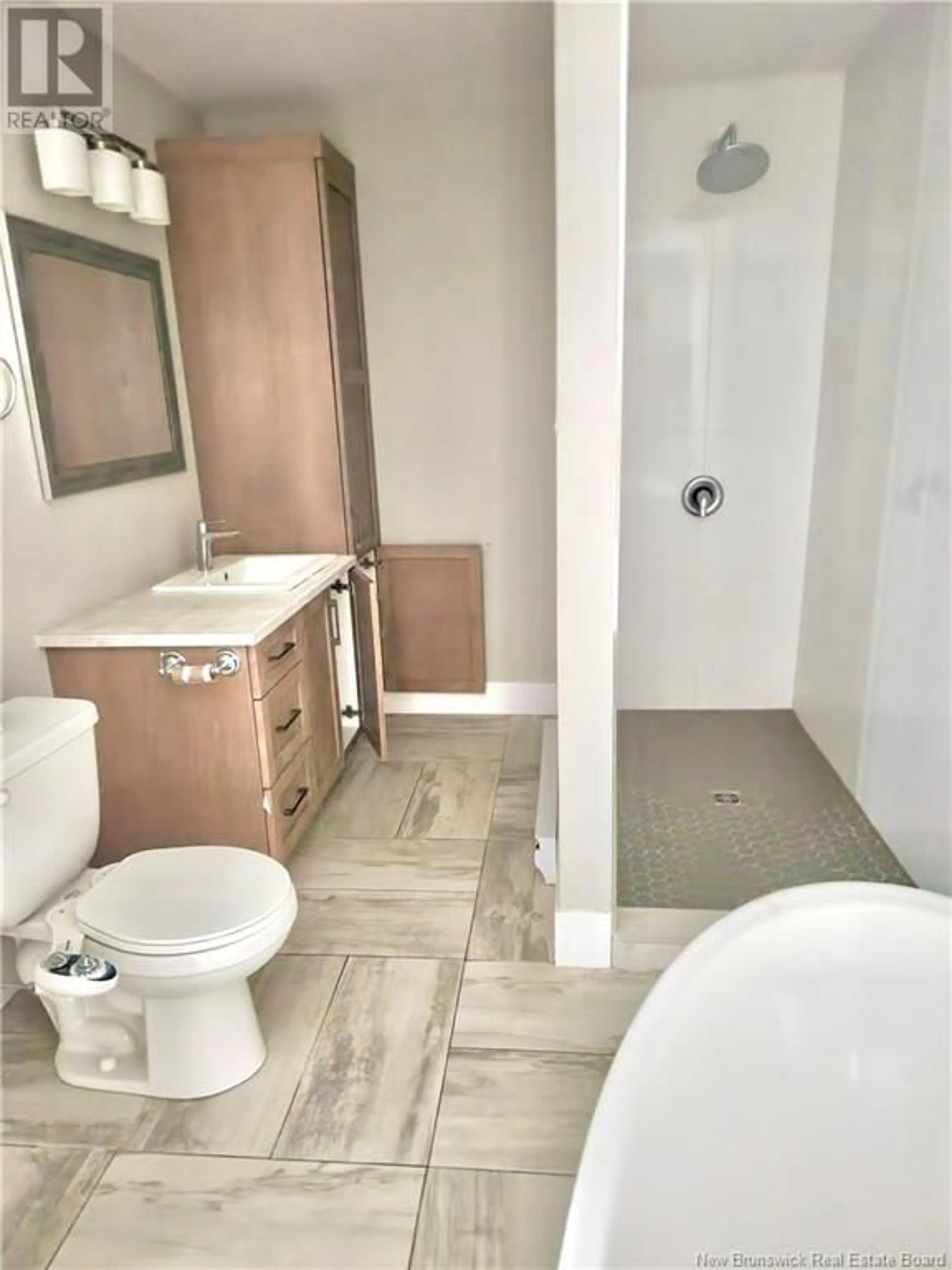 Standard bathroom, ceramic/tile floor for 50 ANASTASIA CRESCENT, Moncton New Brunswick E1E0E4