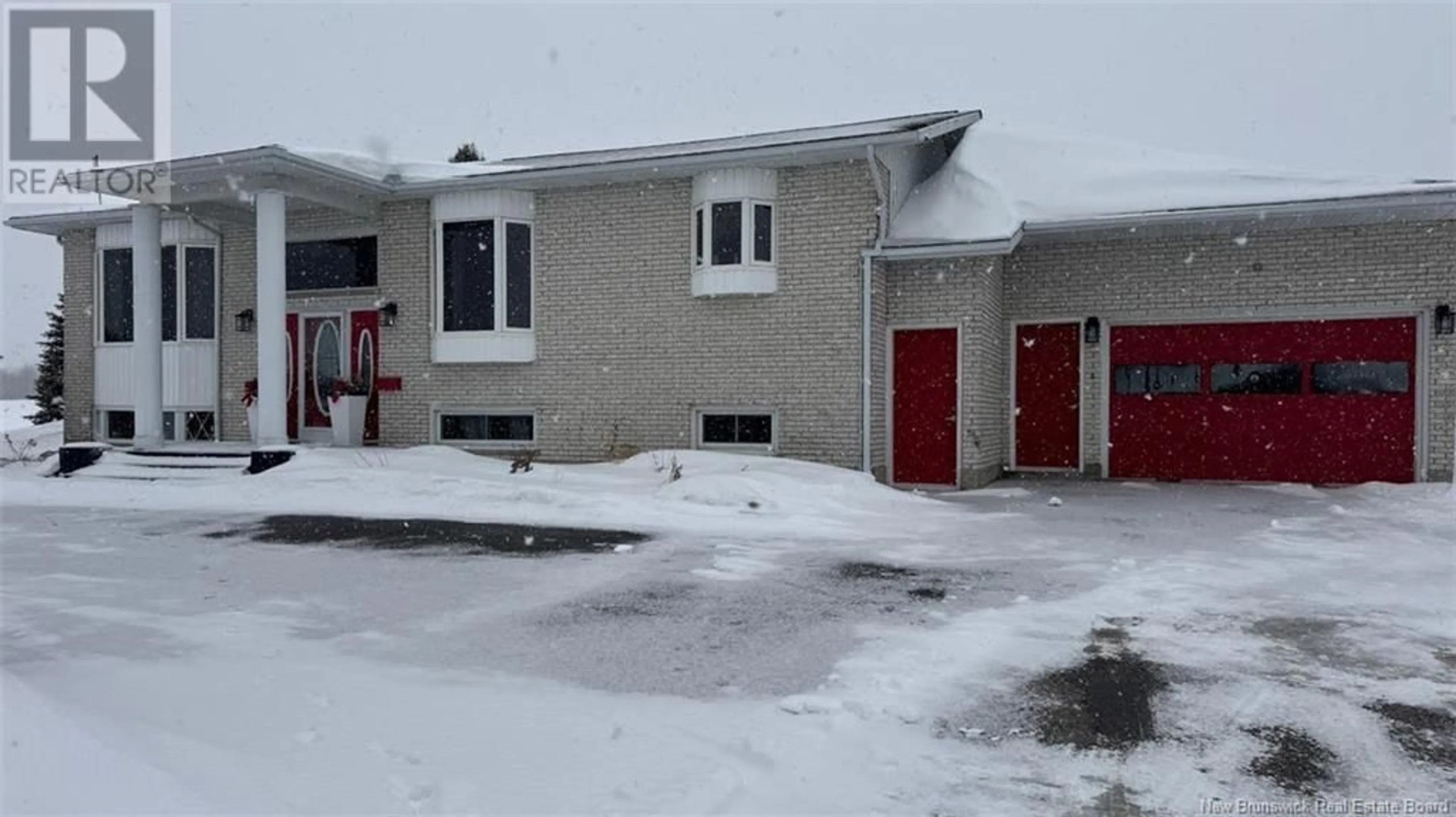 Indoor garage for 10009 ROUTE 144, Saint-André New Brunswick E3Y3H5