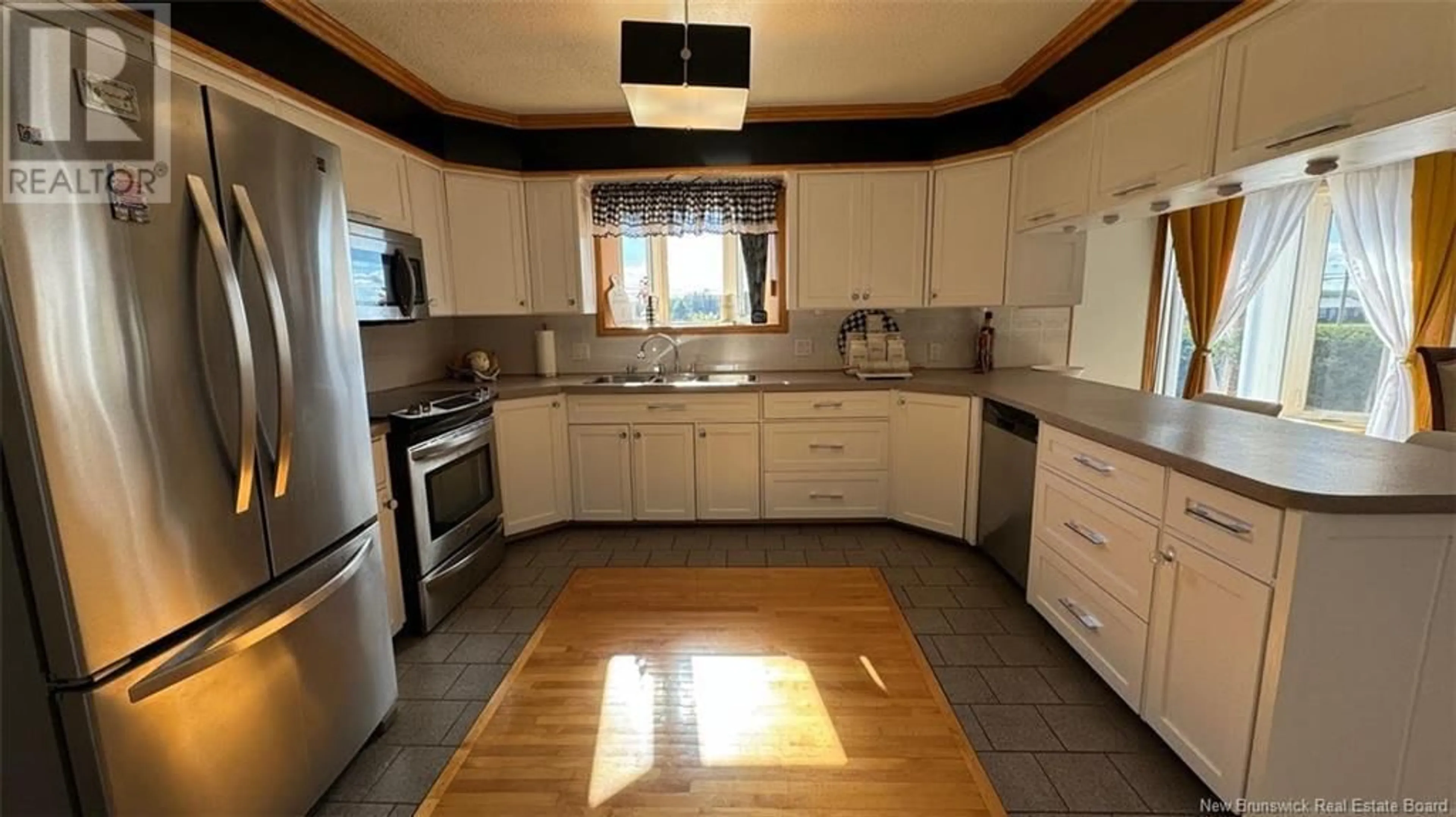 Standard kitchen, unknown for 10009 ROUTE 144, Saint-André New Brunswick E3Y3H5