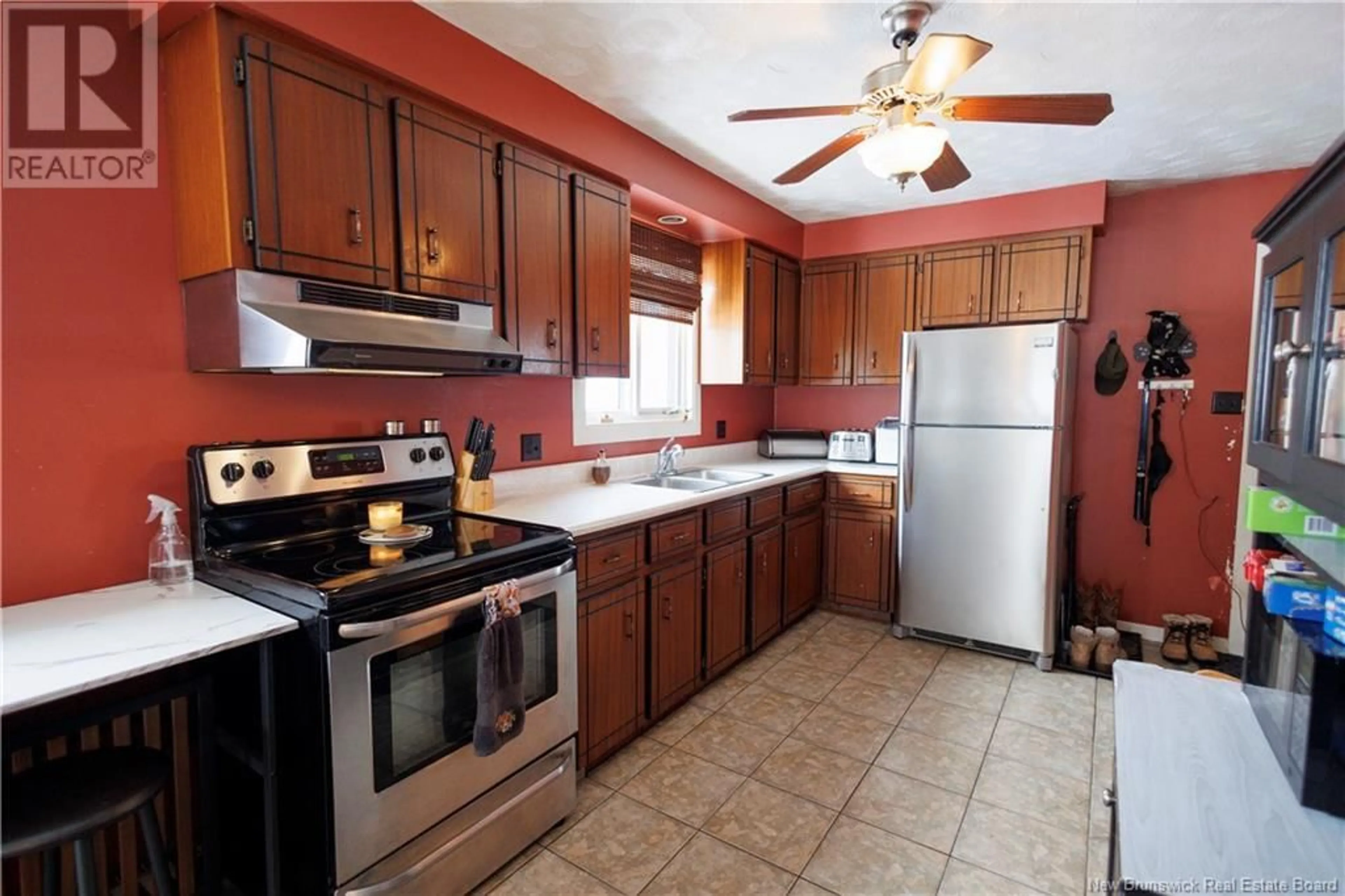 Standard kitchen, ceramic/tile floor for 916 Main Street, Grand Falls New Brunswick E3Z2W9