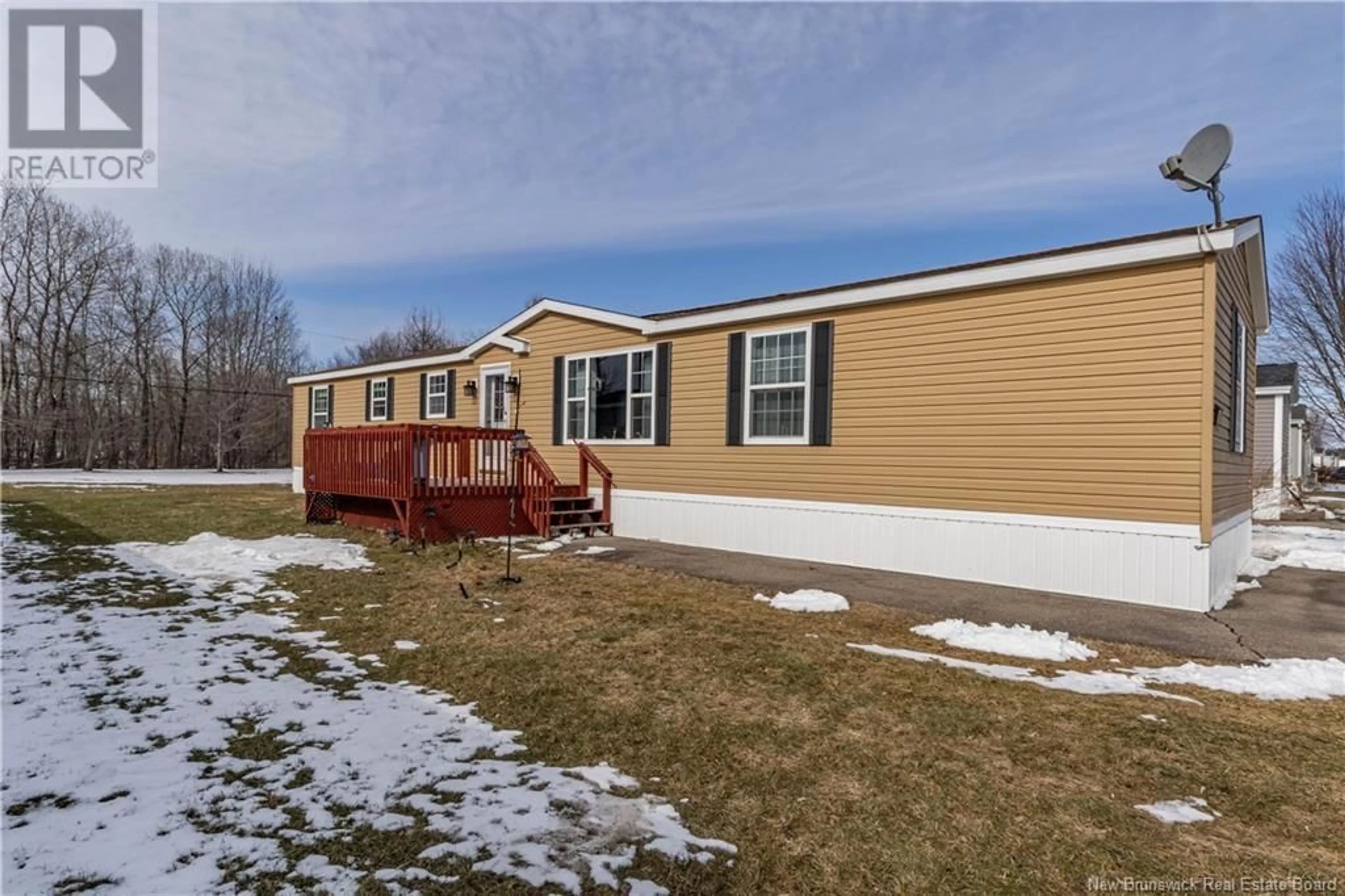 Home with vinyl exterior material, unknown for 10 Park Avenue, Sussex Corner New Brunswick E4E0B3