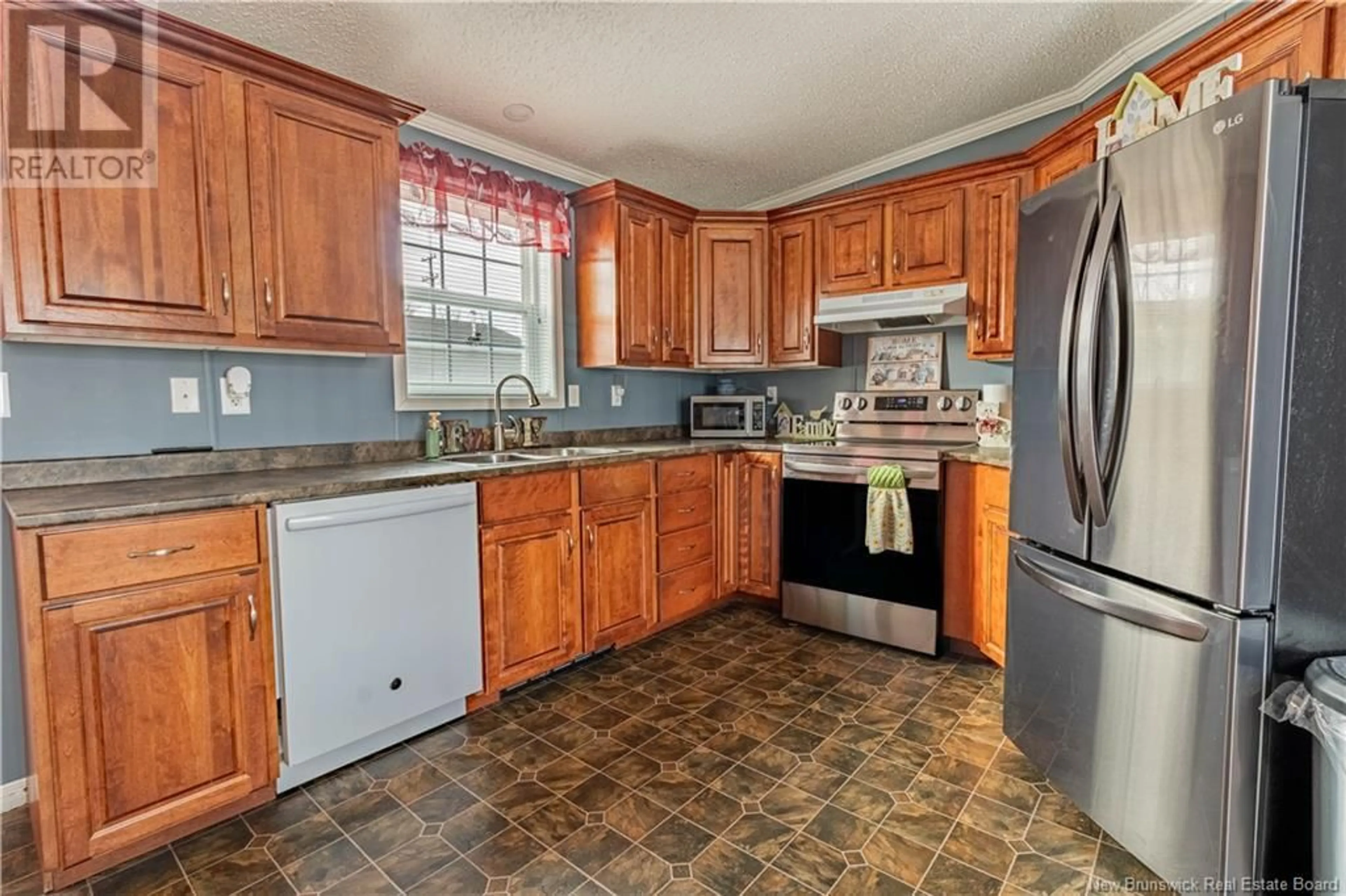 Standard kitchen, ceramic/tile floor for 10 Park Avenue, Sussex Corner New Brunswick E4E0B3