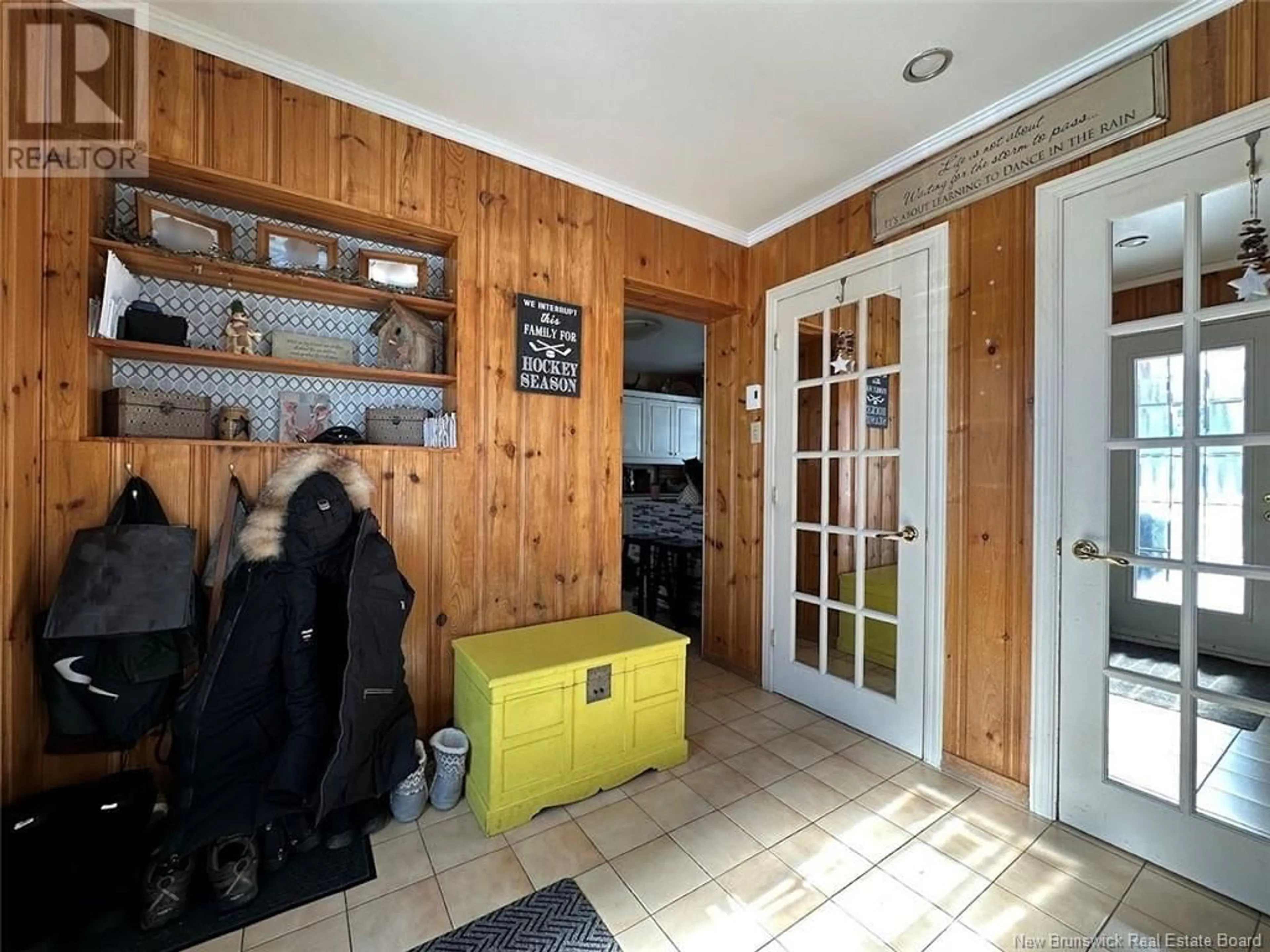Indoor entryway for 17 BERNIER STREET, Edmundston New Brunswick E3V1Y6