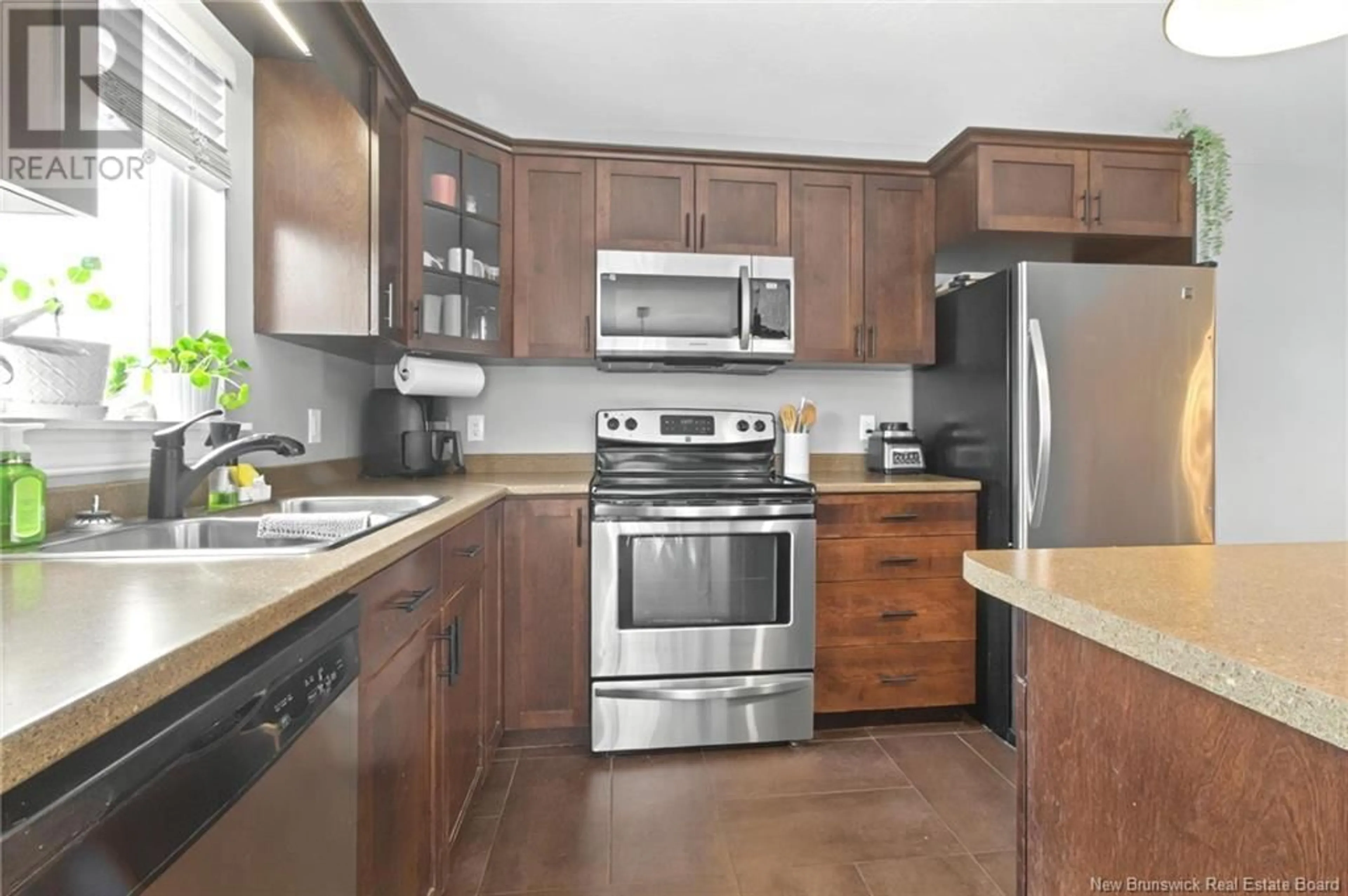 Standard kitchen, unknown for 86 O'Neill Street, Moncton New Brunswick E1A9M1