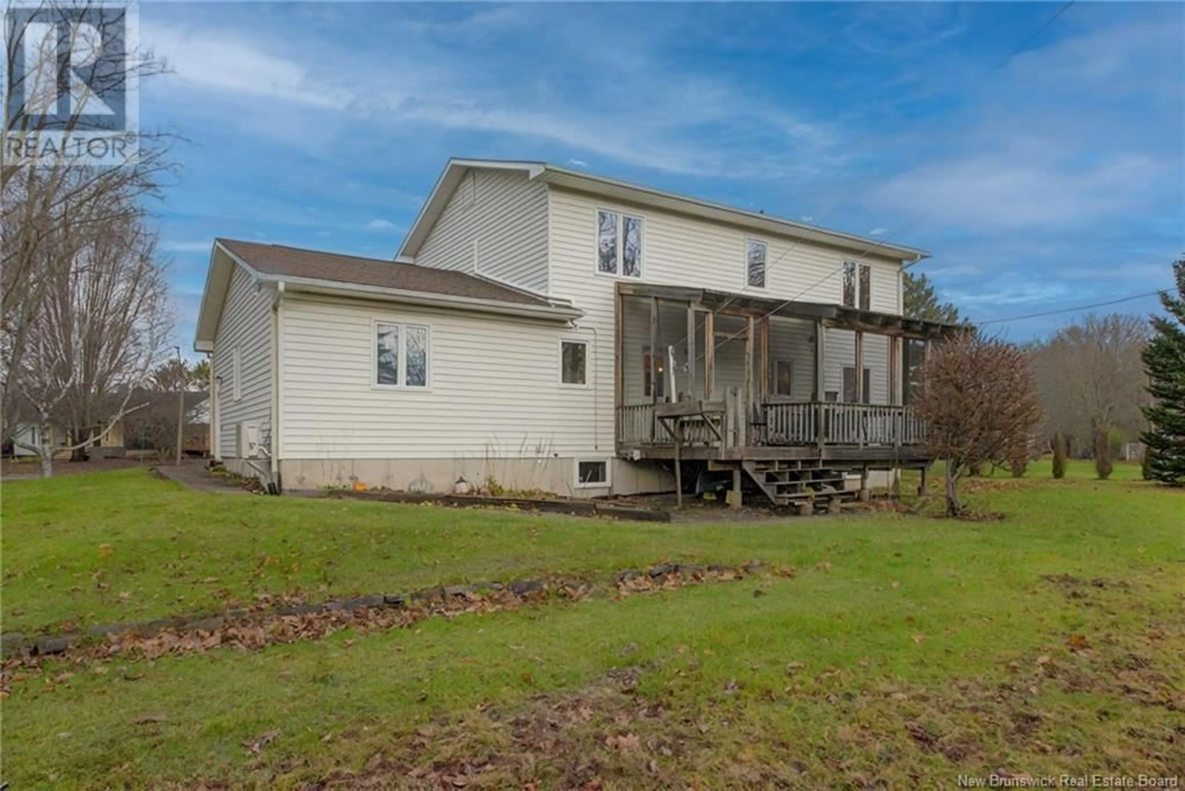 A pic from outside/outdoor area/front of a property/back of a property/a pic from drone, building for 585 LAFLEUR, Dieppe New Brunswick E1A6A3