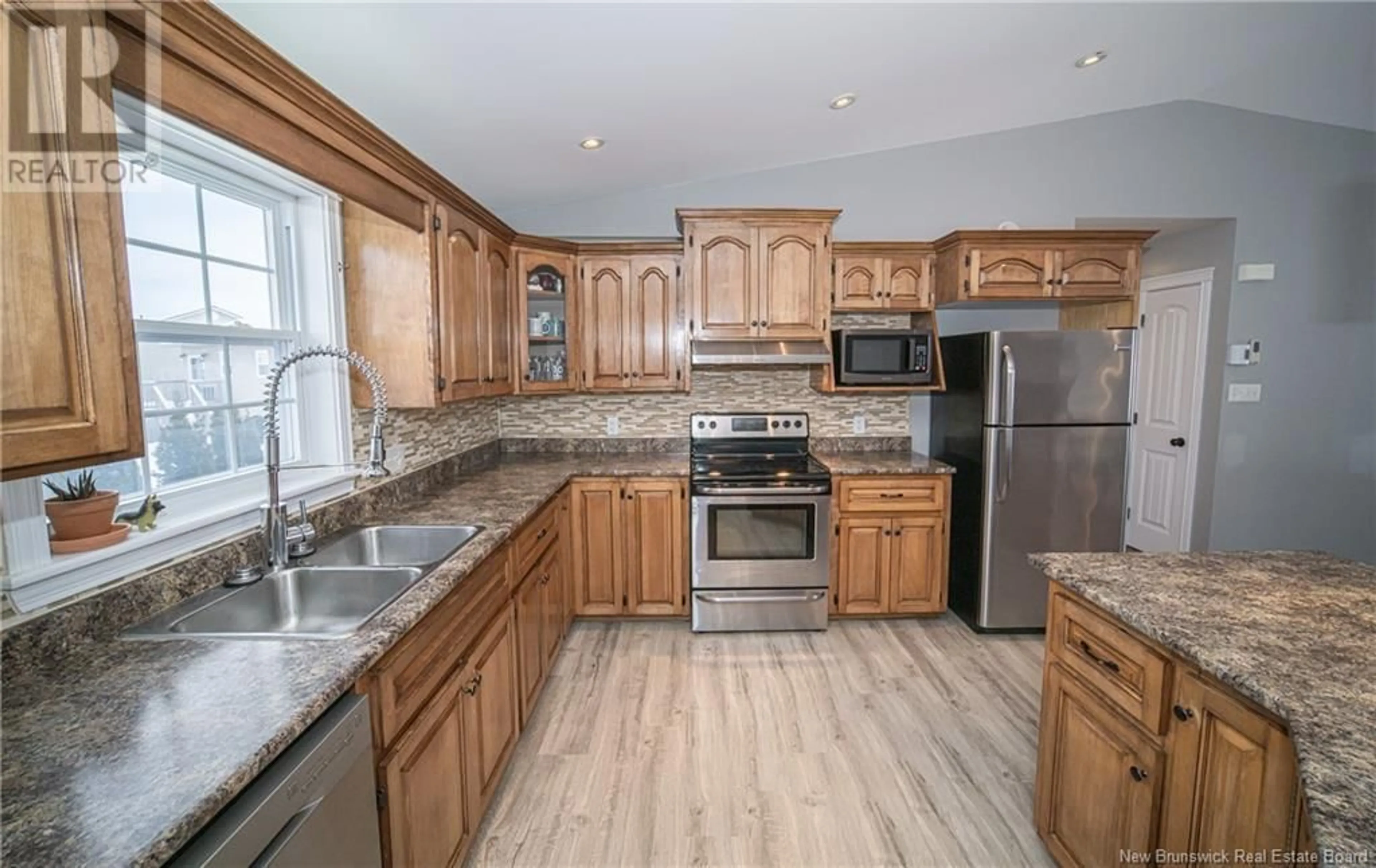 Standard kitchen, unknown for 102 Watling Crescent, Oromocto New Brunswick E2V4M8