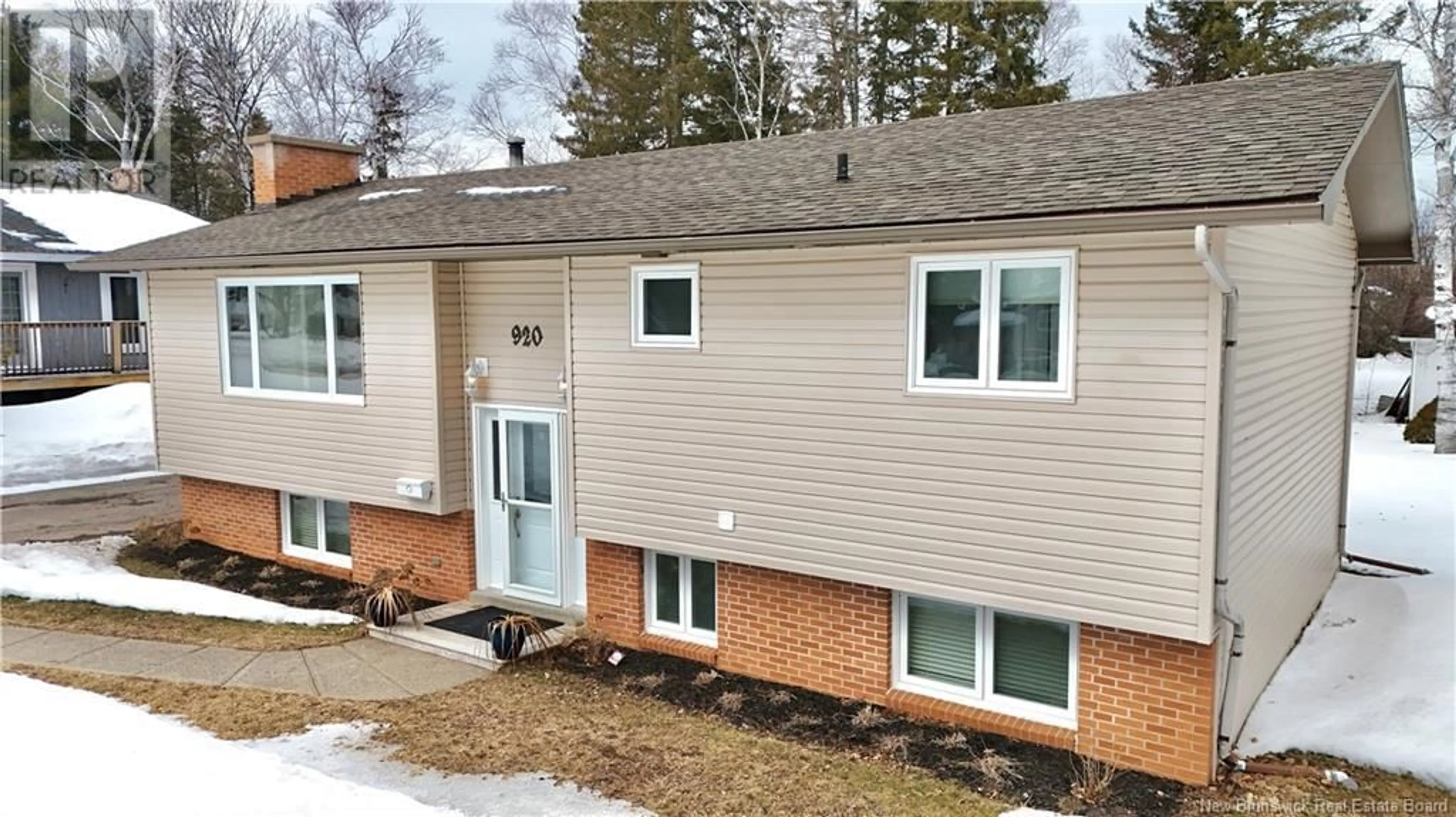 Unknown for 920 MSGR GODIN COURT, Bathurst New Brunswick E2A4E6