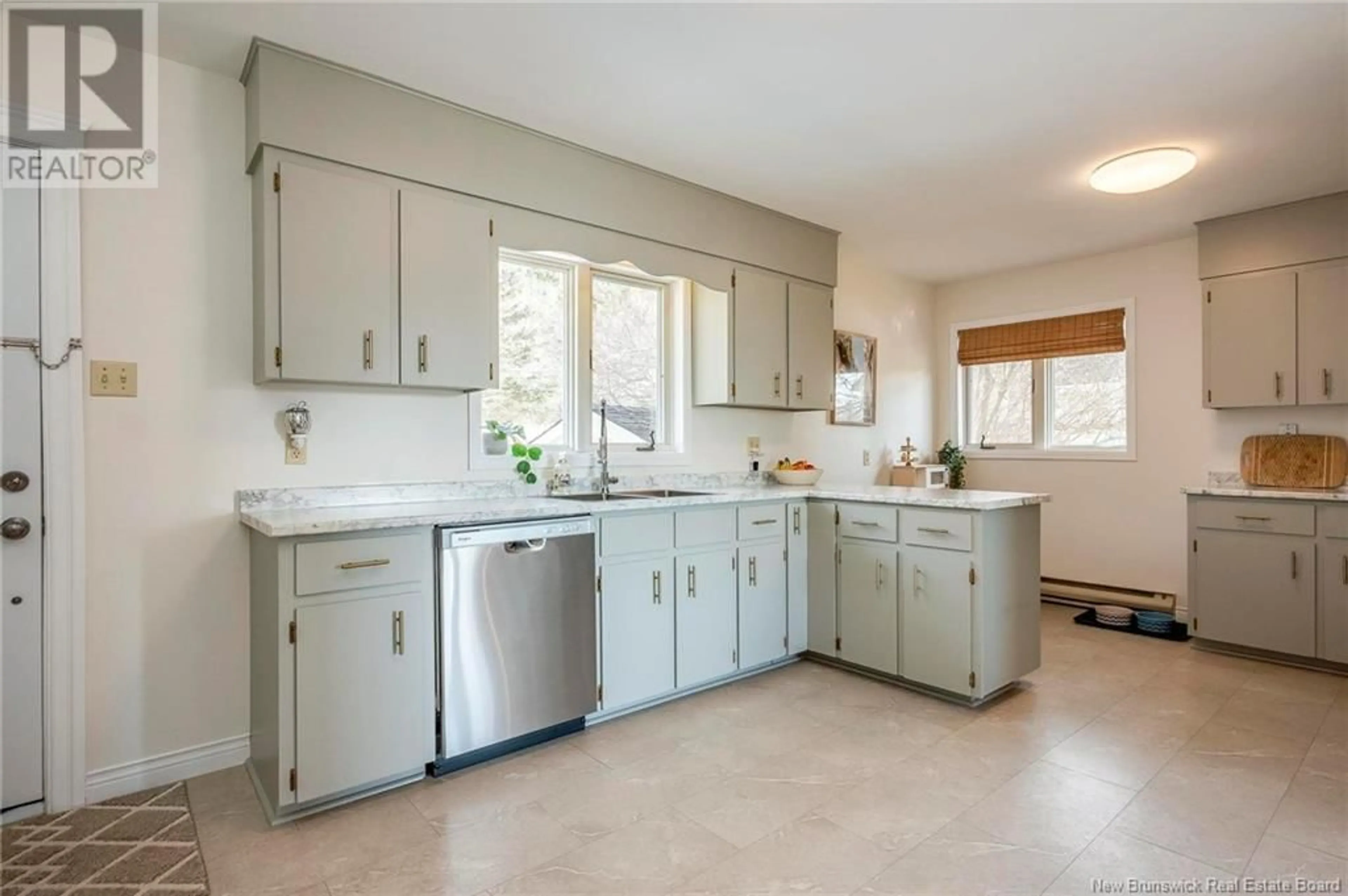 Standard kitchen, ceramic/tile floor for 1861 Red Head Road, Saint John New Brunswick E2P1J5