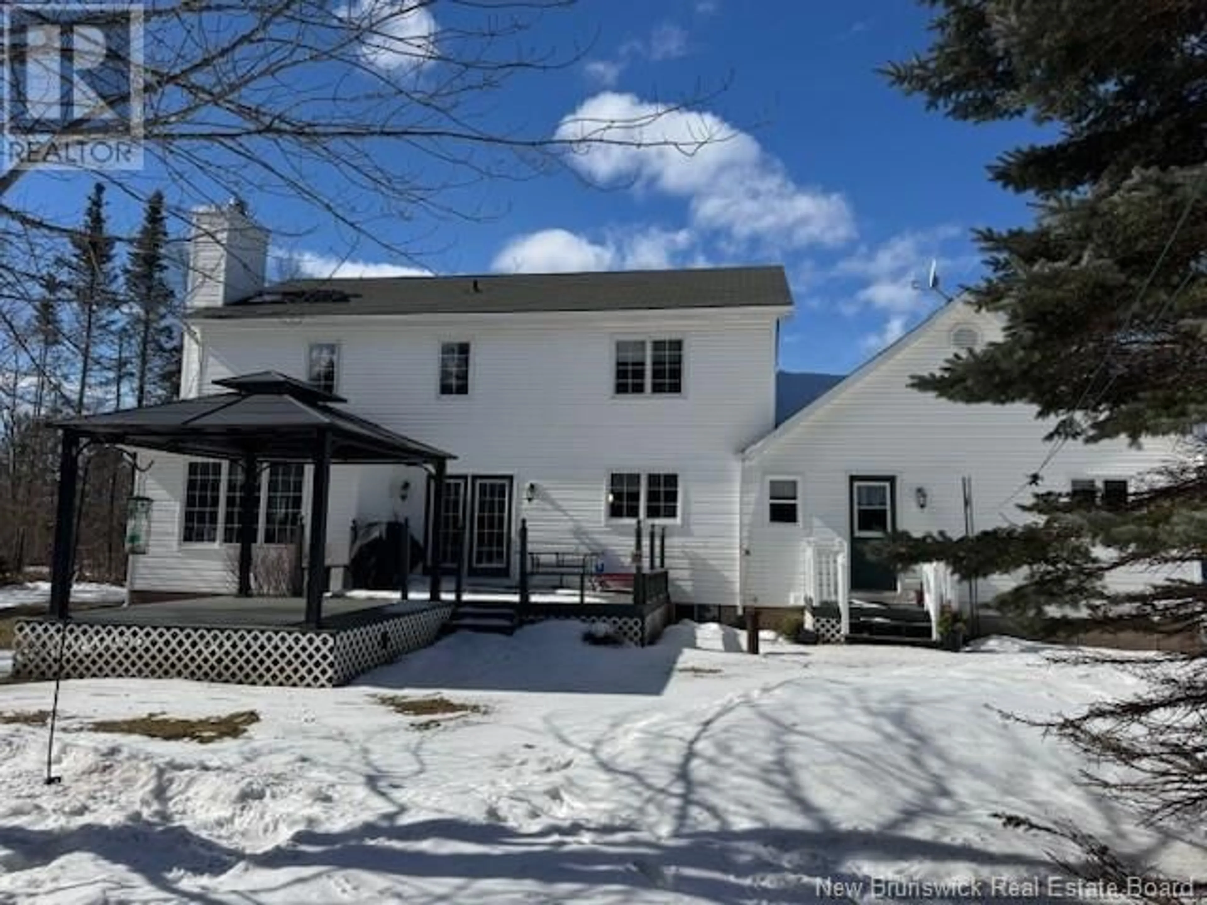 A pic from outside/outdoor area/front of a property/back of a property/a pic from drone, unknown for 48 RENFREW STREET, Petitcodiac New Brunswick E4Z4S7
