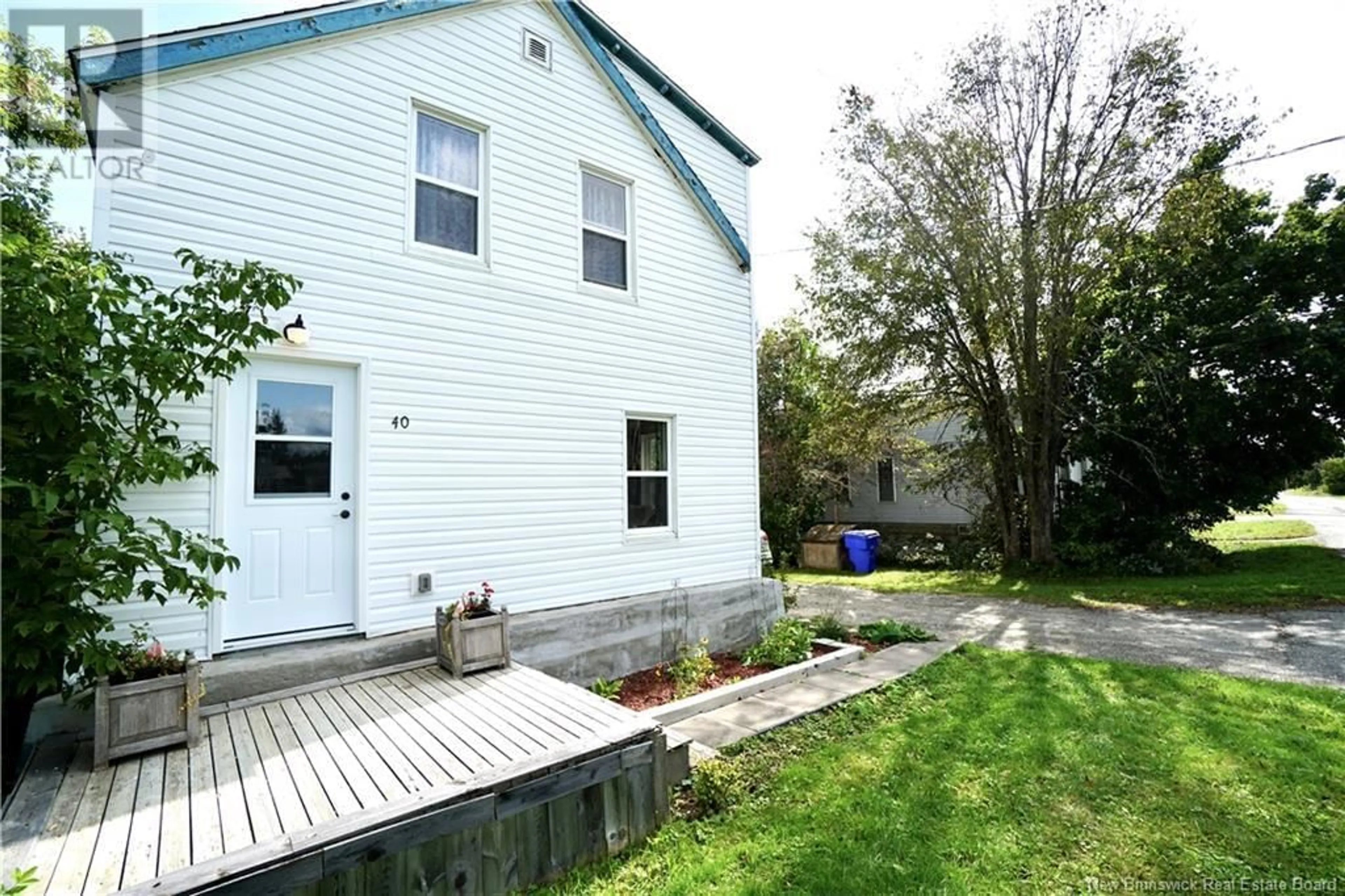 Patio, street for 40 Spring Street, St. Stephen New Brunswick E3L1K8