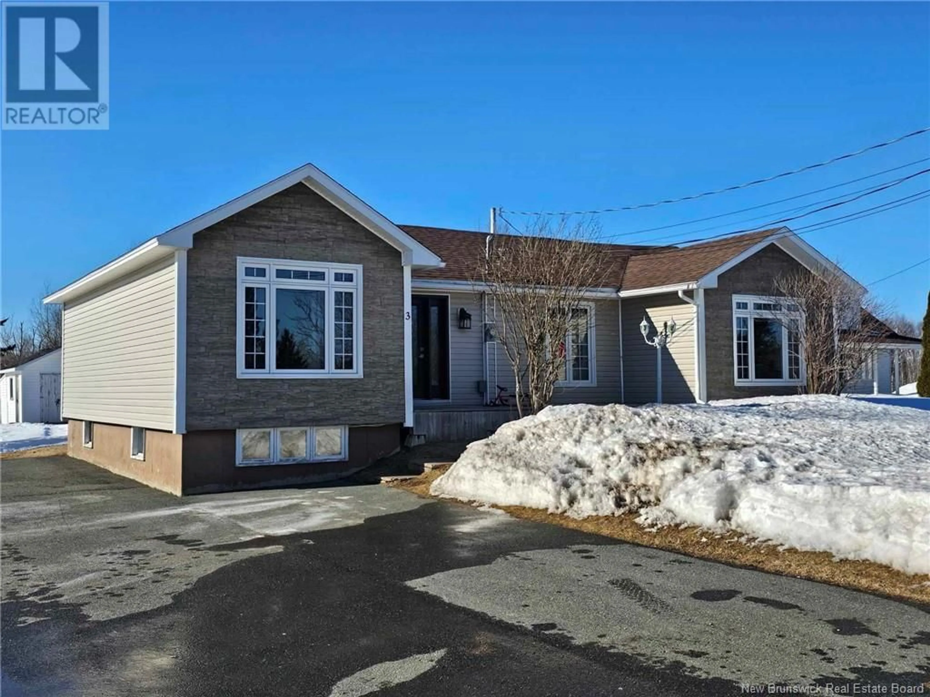 Home with vinyl exterior material, street for 3 BENJAMIN EST STREET, Saint-Pons New Brunswick E1X1Y4