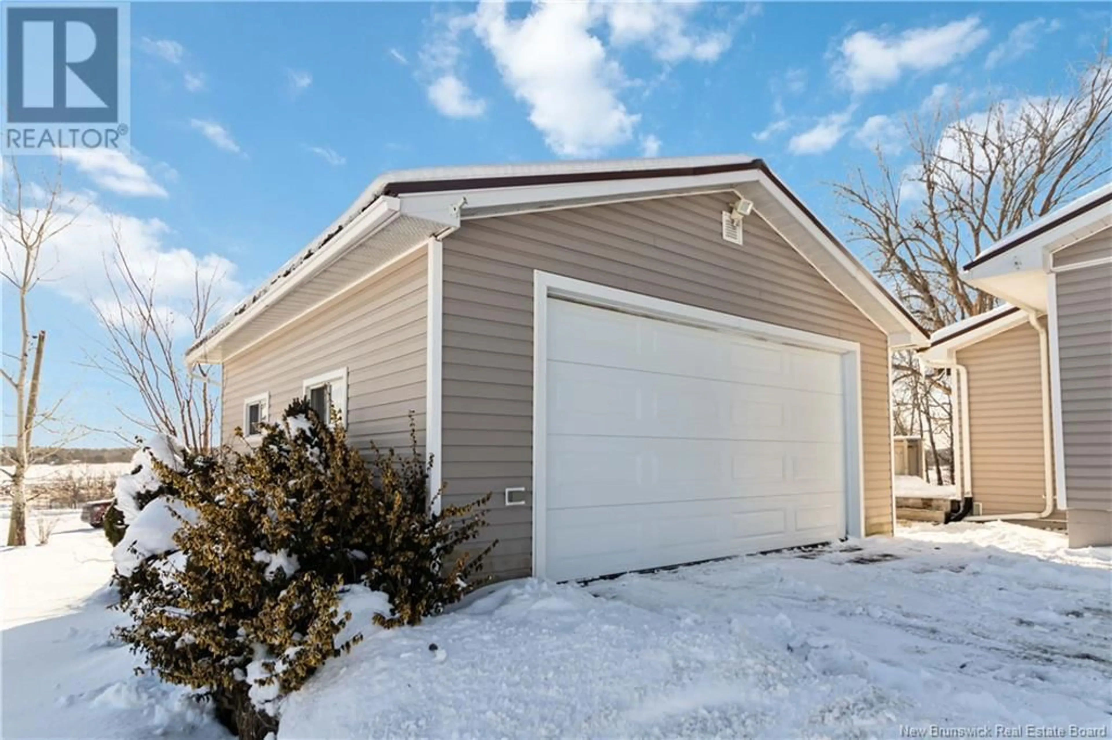 Indoor garage for 1550 SALISBURY, Moncton New Brunswick E1E4P9