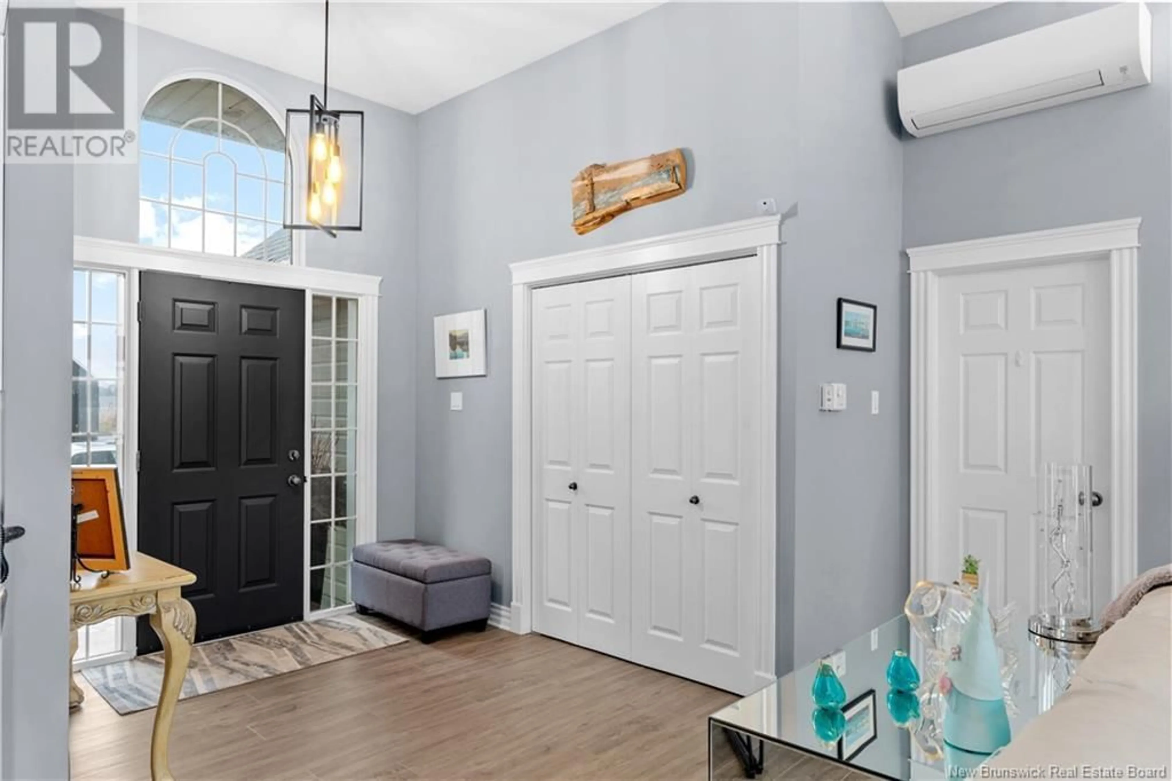 Indoor entryway for 60 ACADIE, Cocagne New Brunswick E4R5Y6