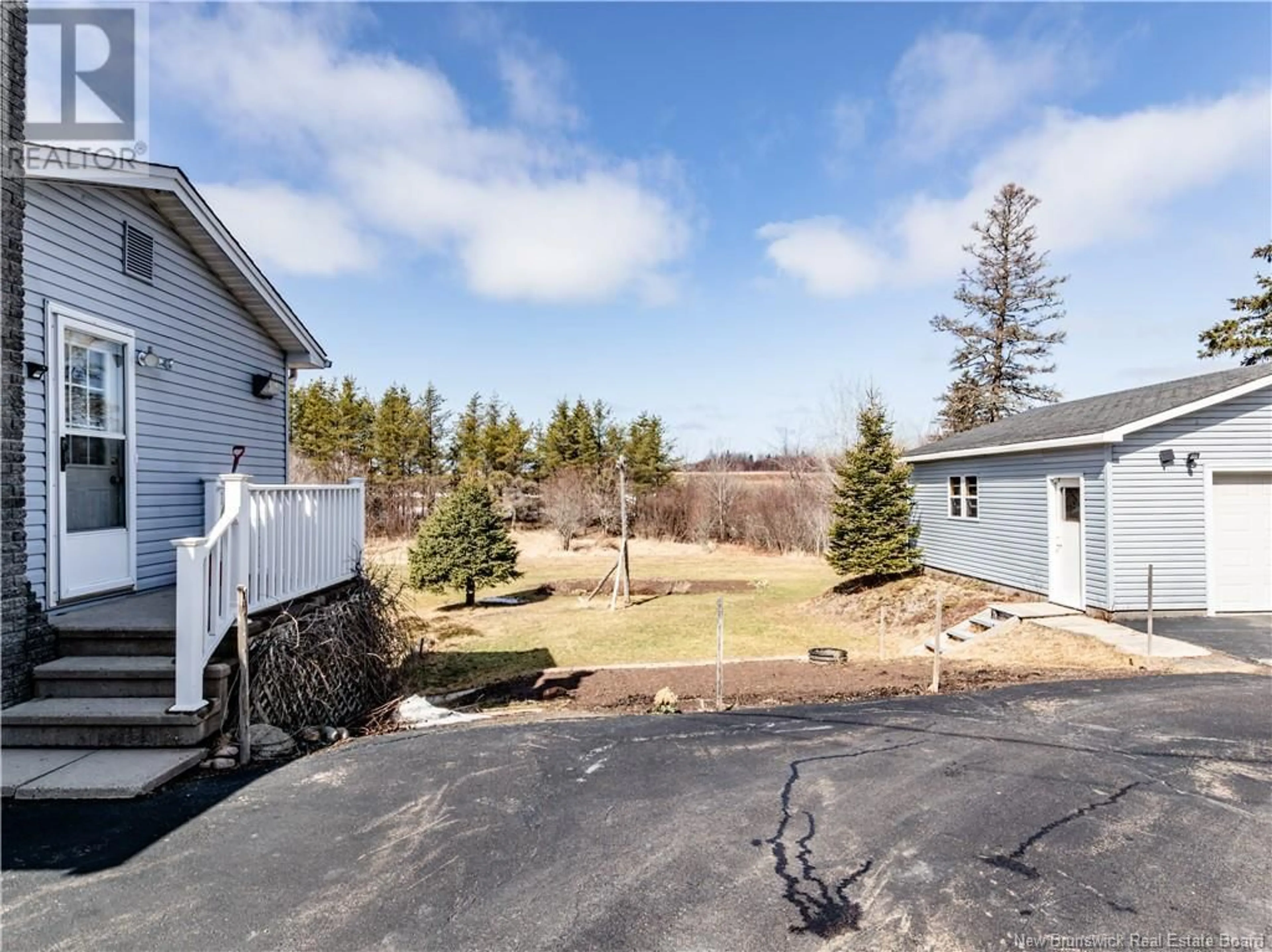 A pic from outside/outdoor area/front of a property/back of a property/a pic from drone, street for 64 PELLERIN, Sainte-Marie-De-Kent New Brunswick E4S1T5