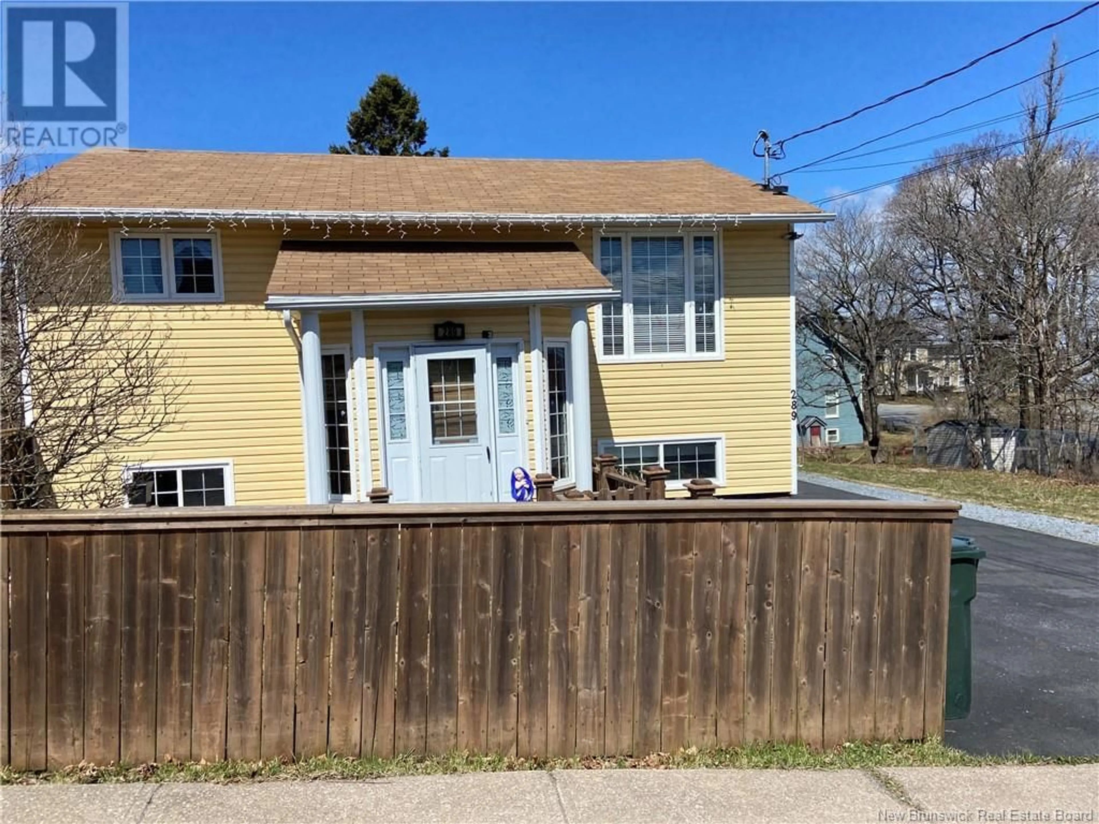 A pic from outside/outdoor area/front of a property/back of a property/a pic from drone, street for 289 TOWER STREET, Saint John New Brunswick E2M1Z7