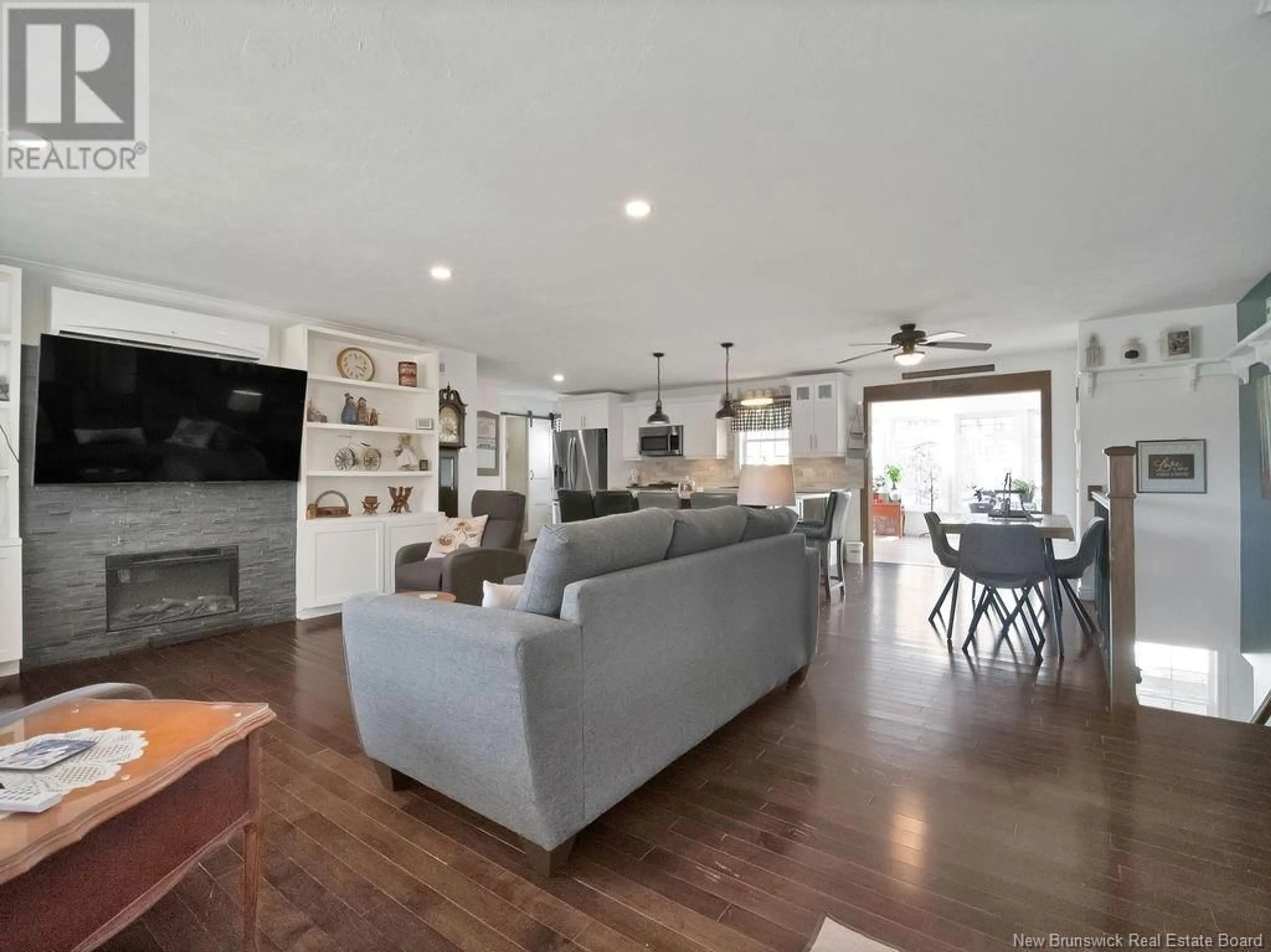 Open concept kitchen, unknown for 617 SALISBURY ROAD, Moncton New Brunswick E1E1B9