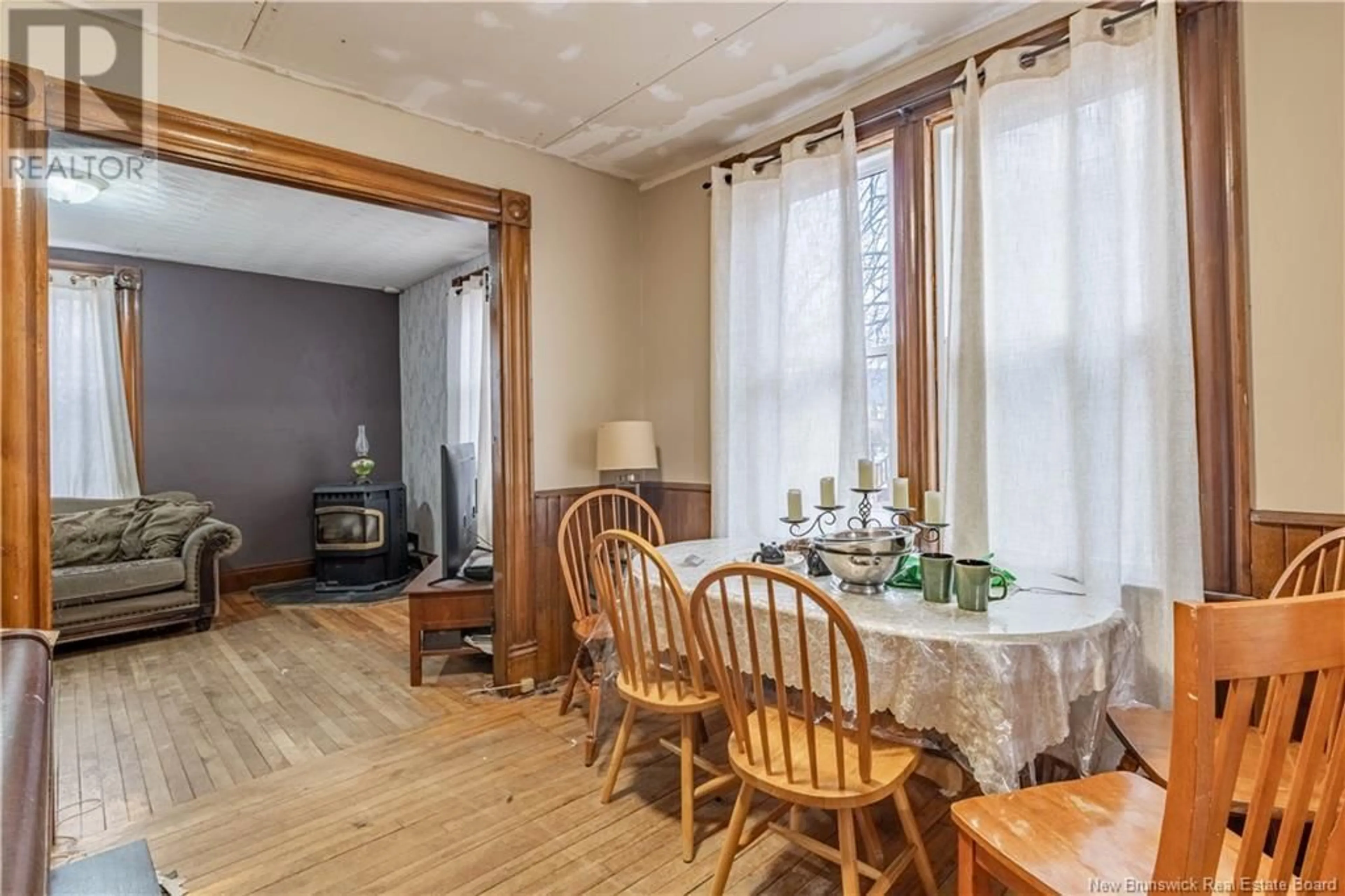 Dining room, wood/laminate floor for 872 MAIN STREET, Sussex New Brunswick E4E2M5