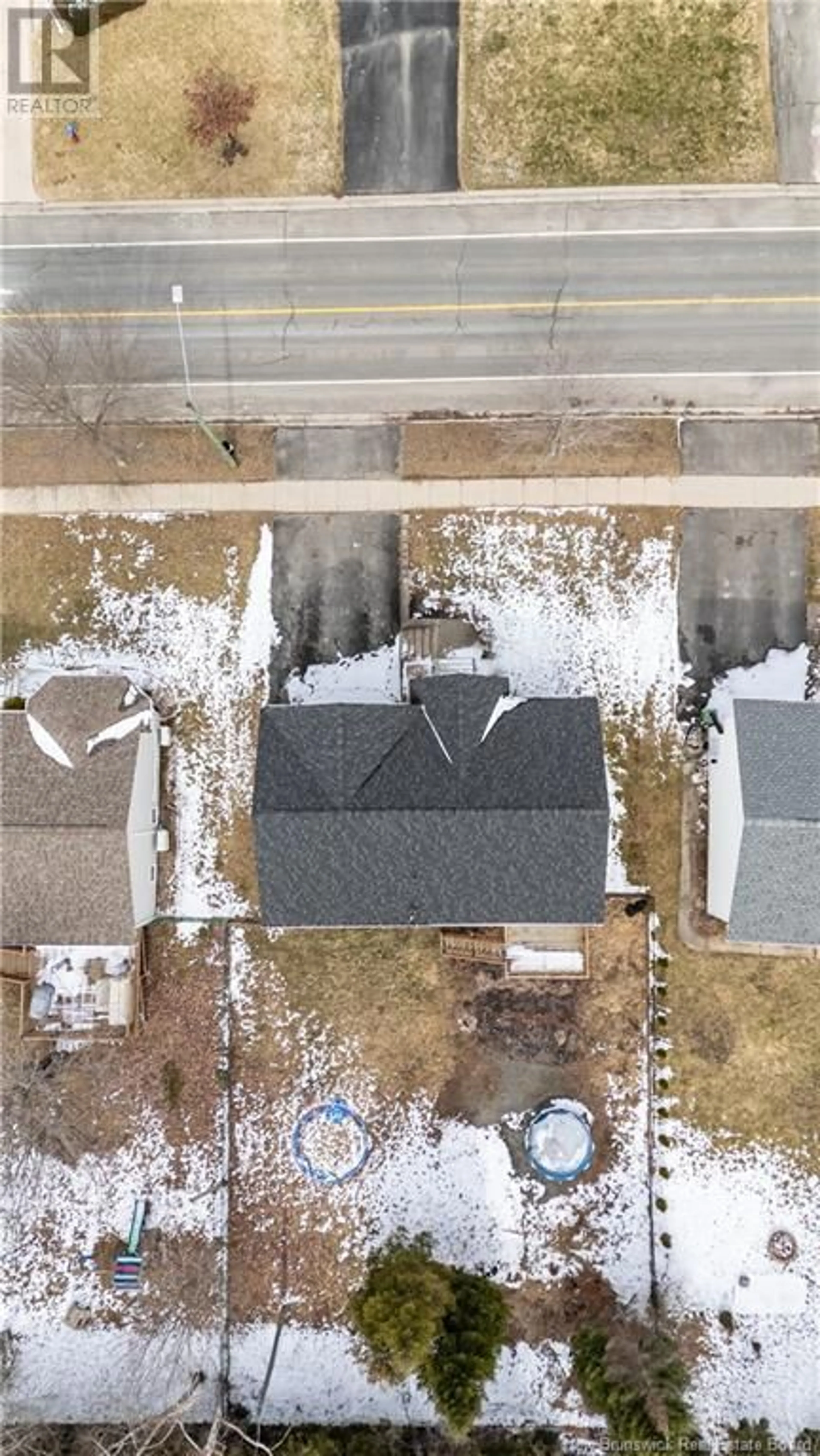 A pic from outside/outdoor area/front of a property/back of a property/a pic from drone, street for 867 DOUGLAS AVENUE, Fredericton New Brunswick E3A9M7