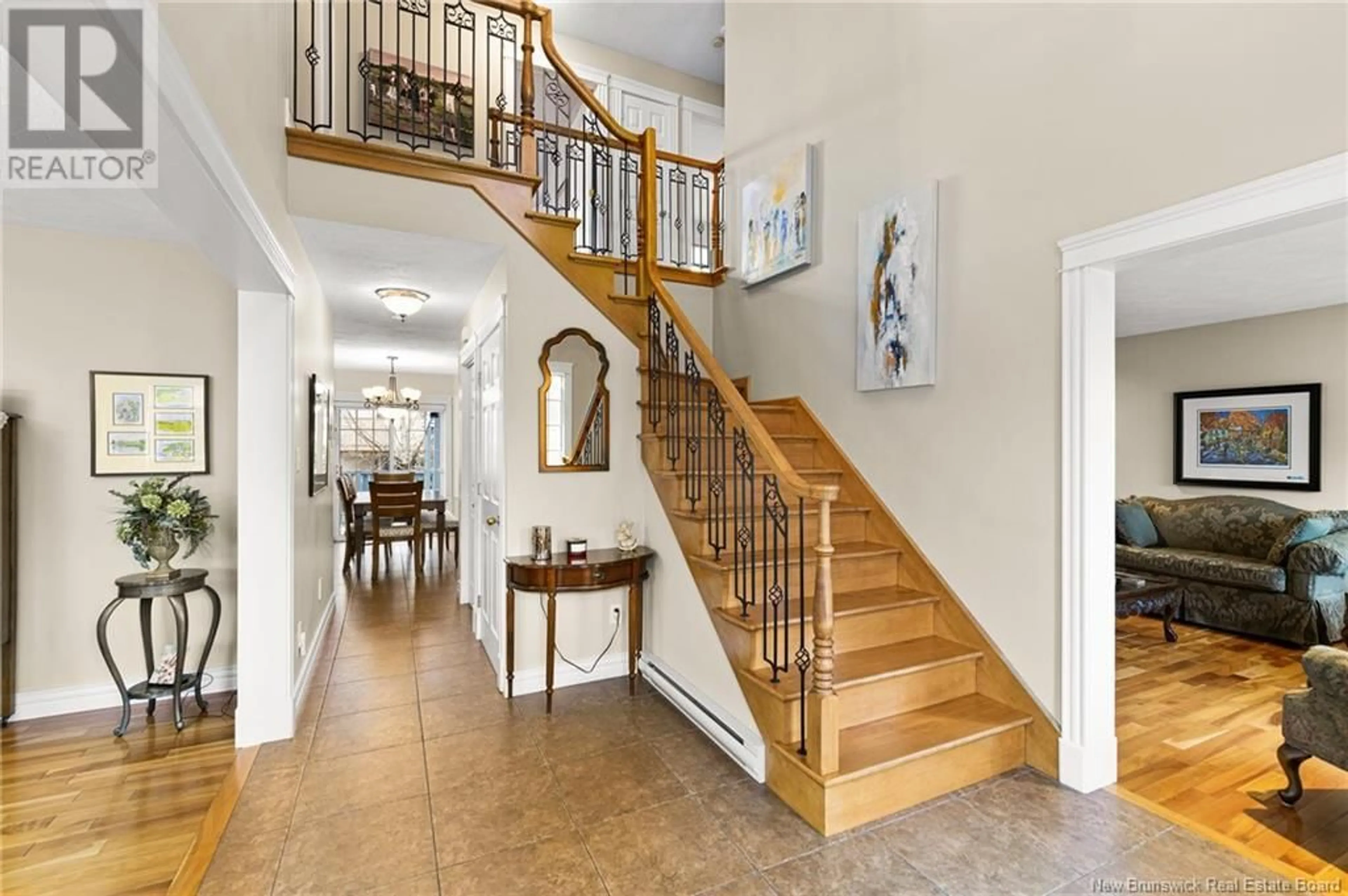Indoor foyer for 117 WILLSHIRE WAY, Moncton New Brunswick E1G4Y1