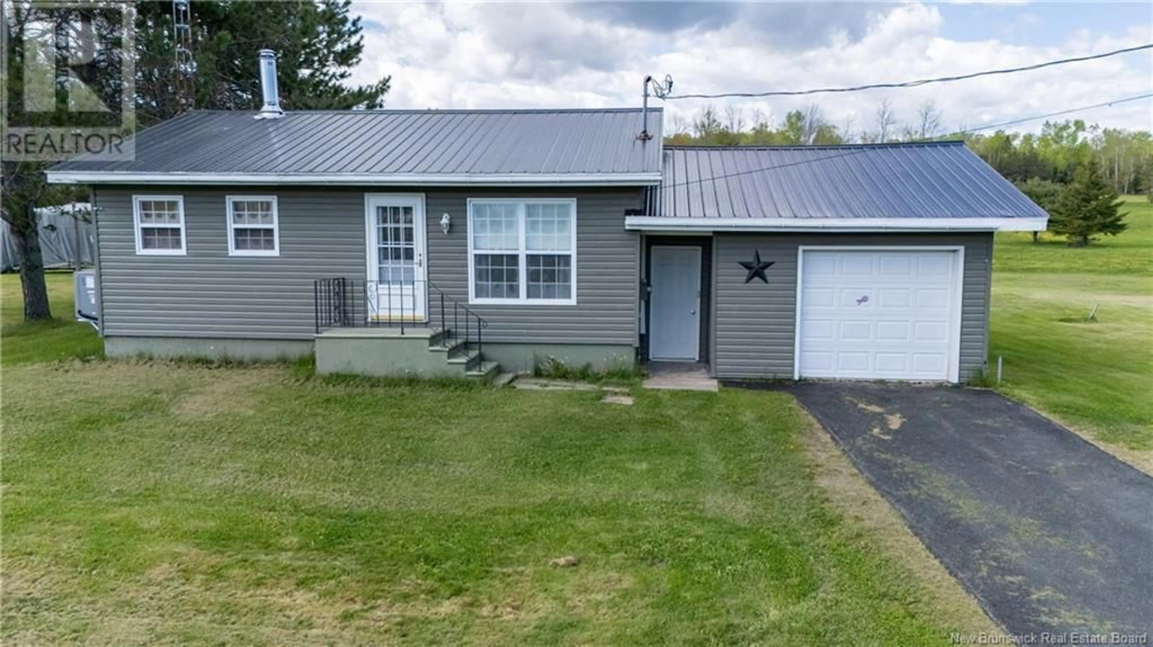 Home with vinyl exterior material, street for 148 STOREYTOWN ROAD, Doaktown New Brunswick E9C1R8
