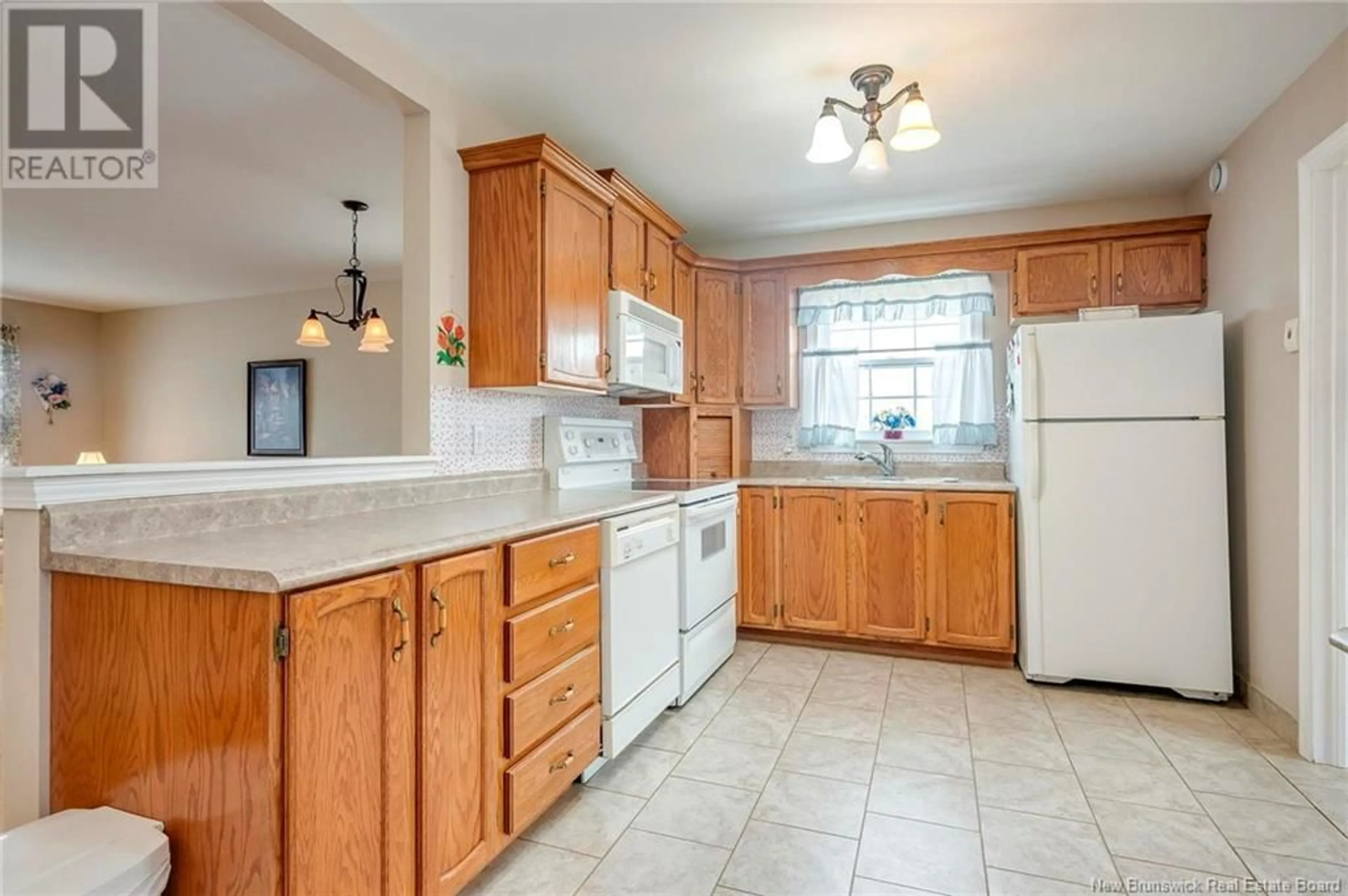 Standard kitchen, ceramic/tile floor for 5 MEADOW WOOD GARDENS, Saint John New Brunswick E2M5T1