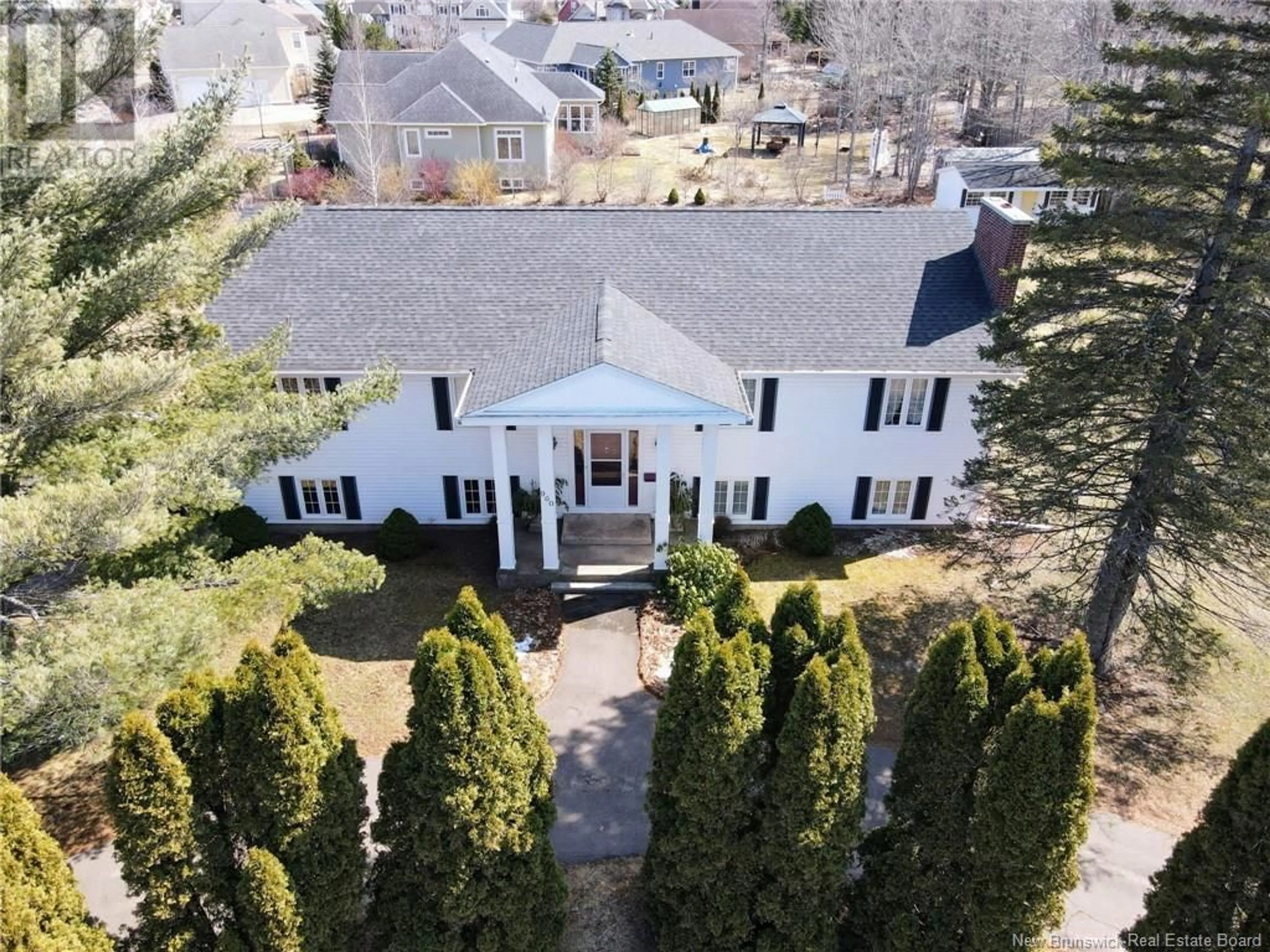 A pic from outside/outdoor area/front of a property/back of a property/a pic from drone, street for 960 SHEDIAC ROAD, Moncton New Brunswick E1A4X5