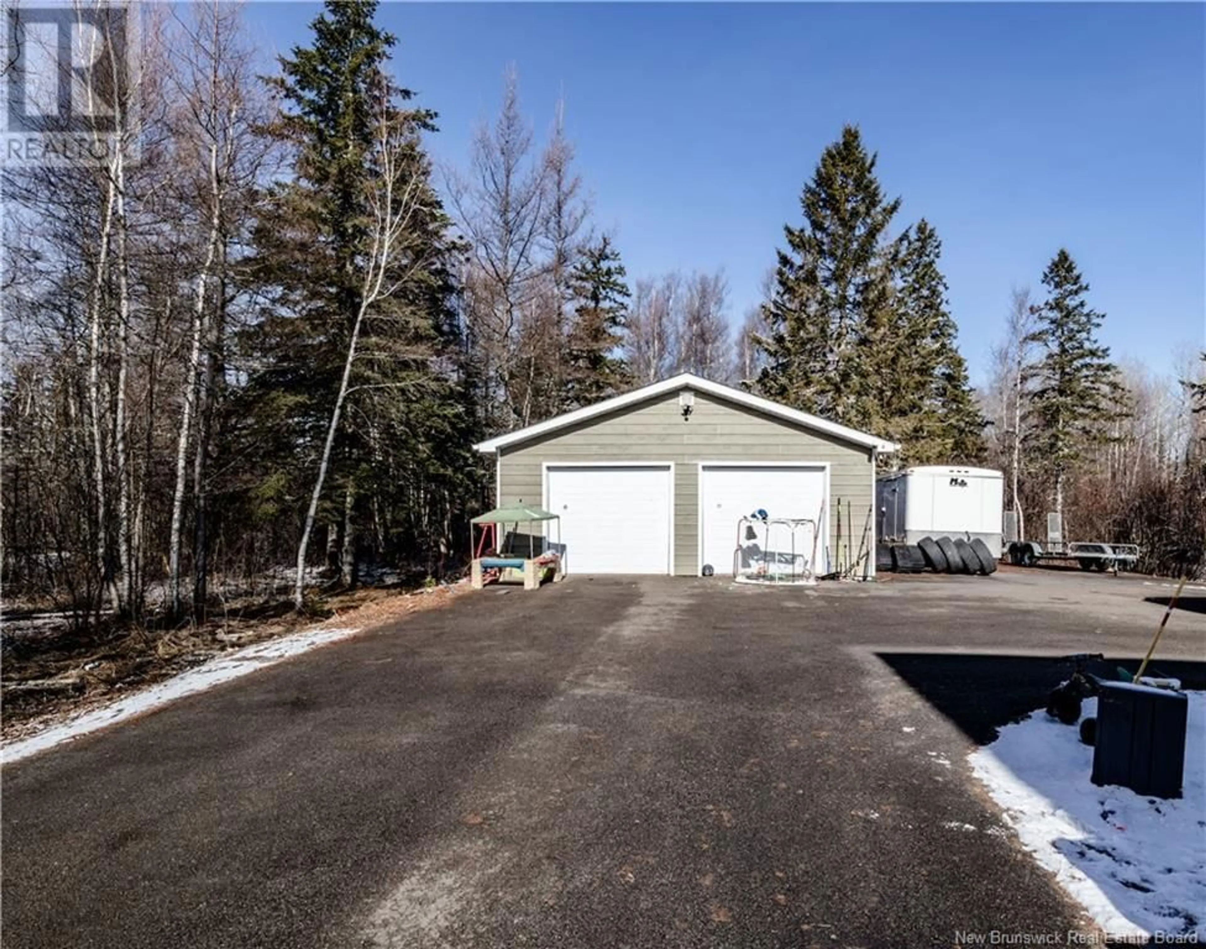Indoor garage for 2915 ROUTE 134, Shediac Cape New Brunswick E4P3E8
