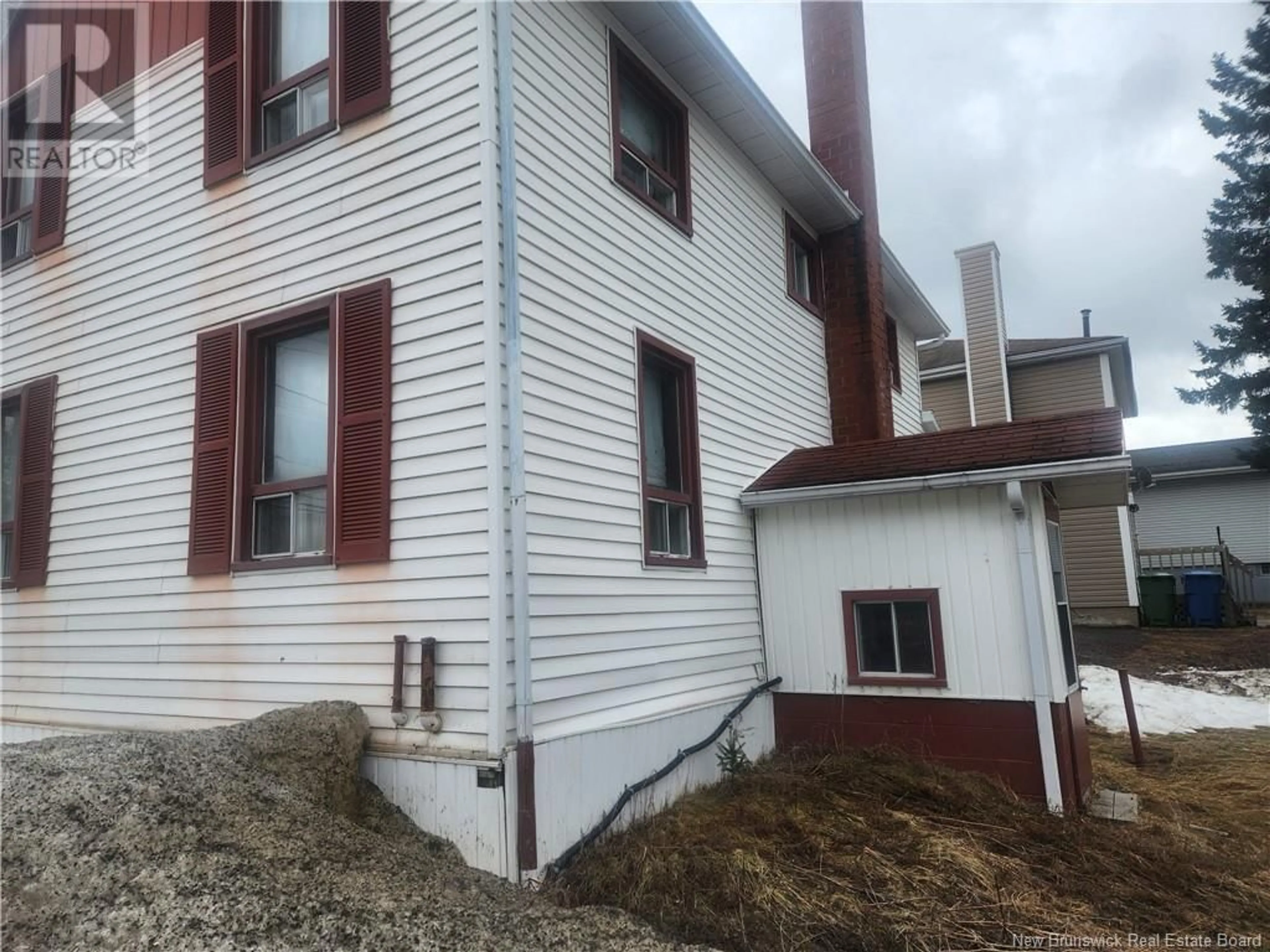 Home with vinyl exterior material, building for 142 PRINCIPALE STREET, Sainte-Anne-De-Madawaska New Brunswick E7E1B8