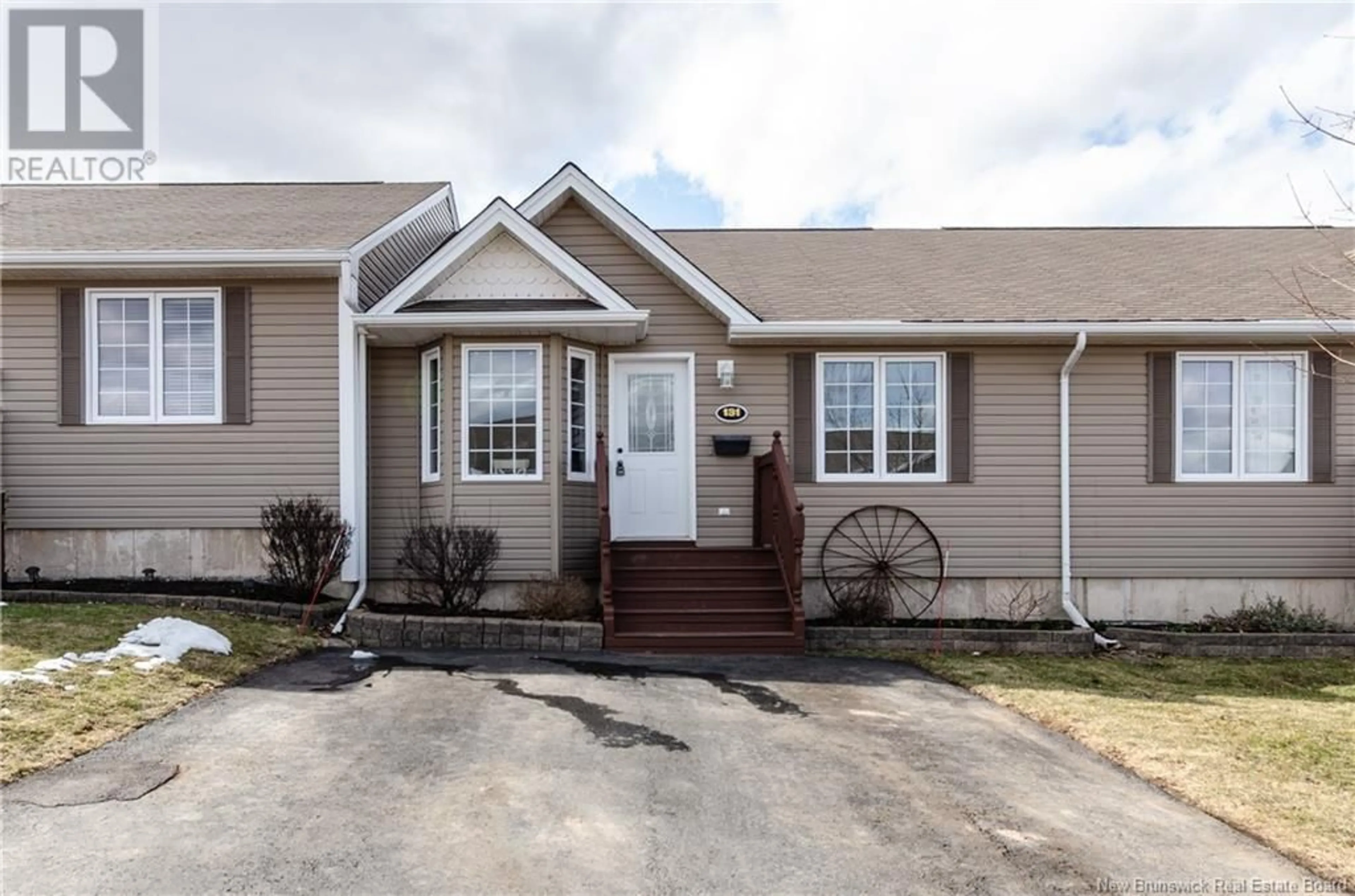 Home with vinyl exterior material, street for 131 KETTLE CREEK COURT, Riverview New Brunswick E1B0C1