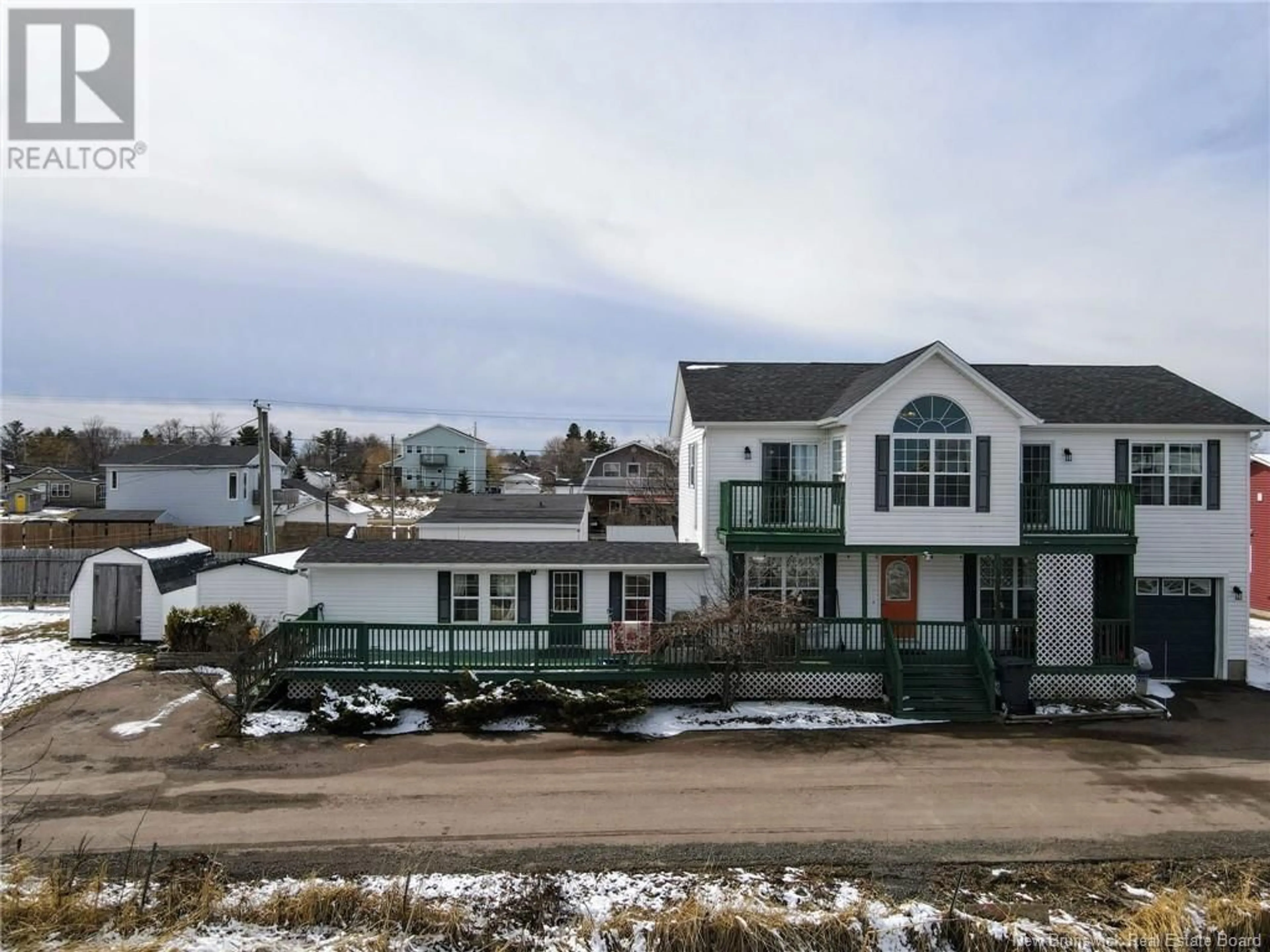 A pic from outside/outdoor area/front of a property/back of a property/a pic from drone, unknown for 36 MILLOCK STREET, Pointe-Du-Chêne New Brunswick E4P4R1
