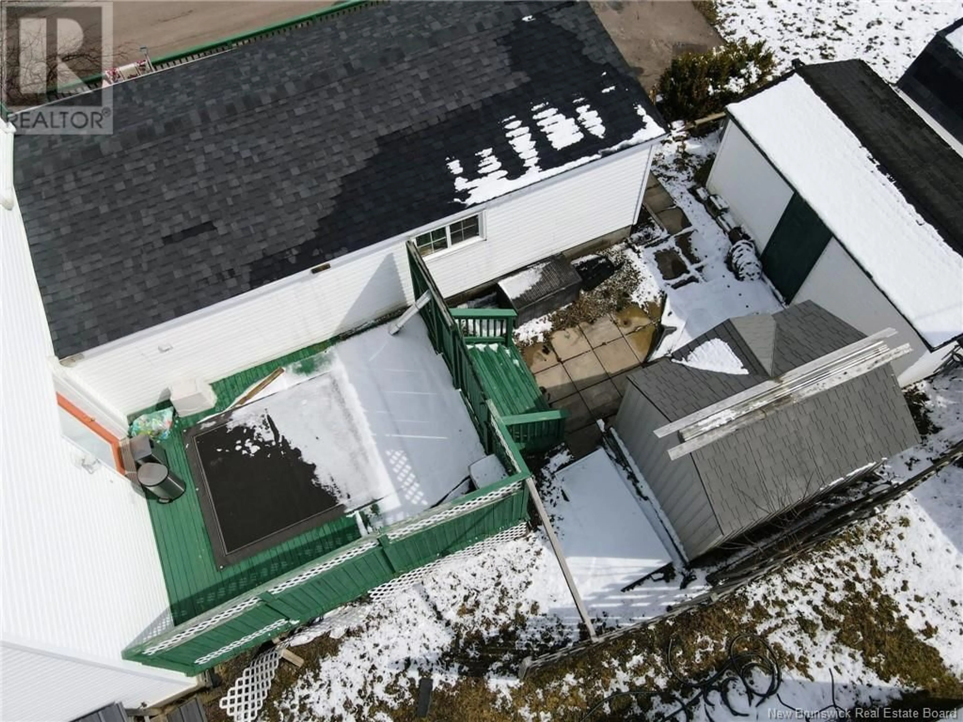 A pic from outside/outdoor area/front of a property/back of a property/a pic from drone, unknown for 36 MILLOCK STREET, Pointe-Du-Chêne New Brunswick E4P4R1