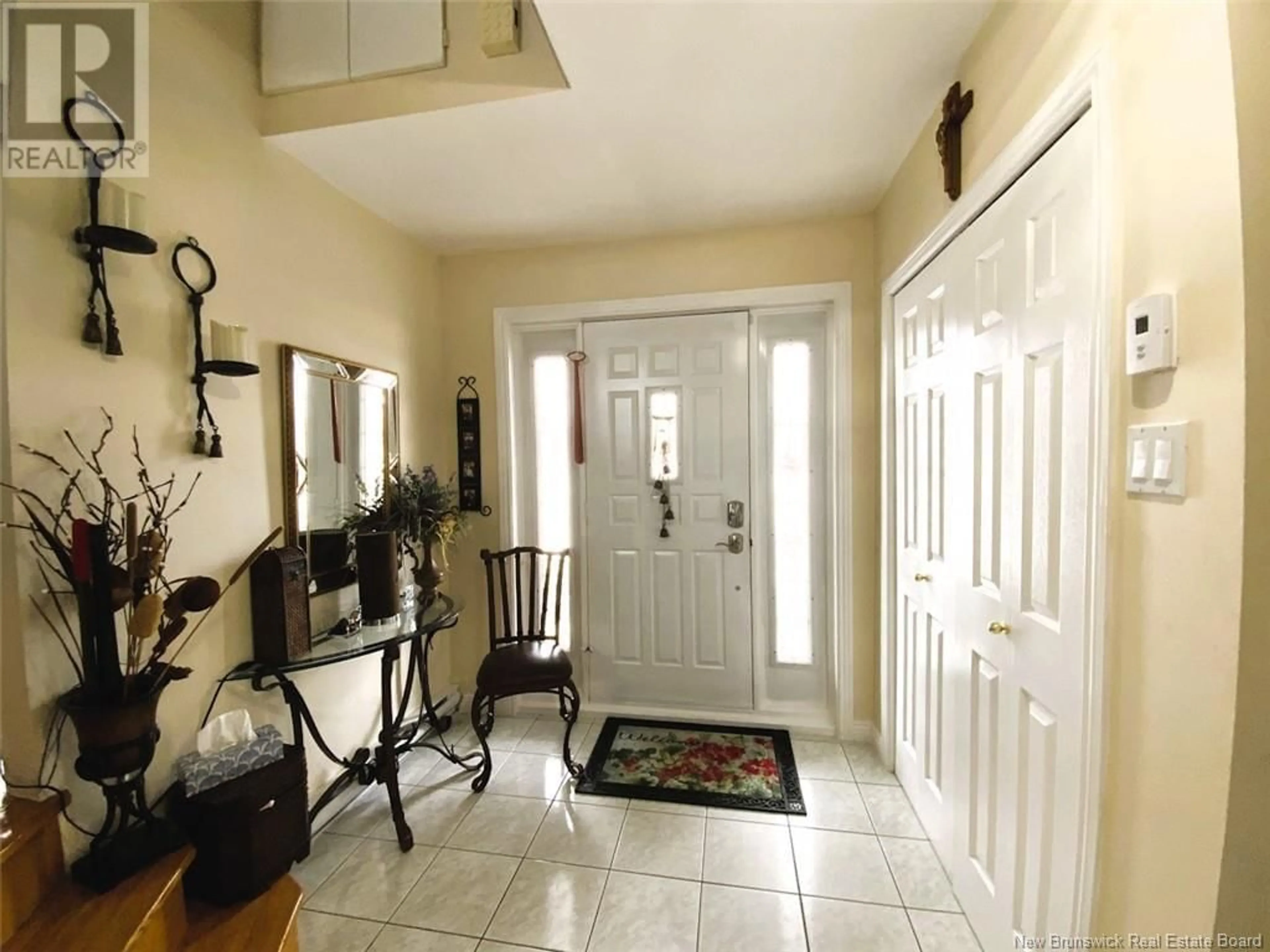 Indoor entryway for 27 LÉOPOLD-COUTURIER STREET, Saint-Jacques New Brunswick E7B1E3