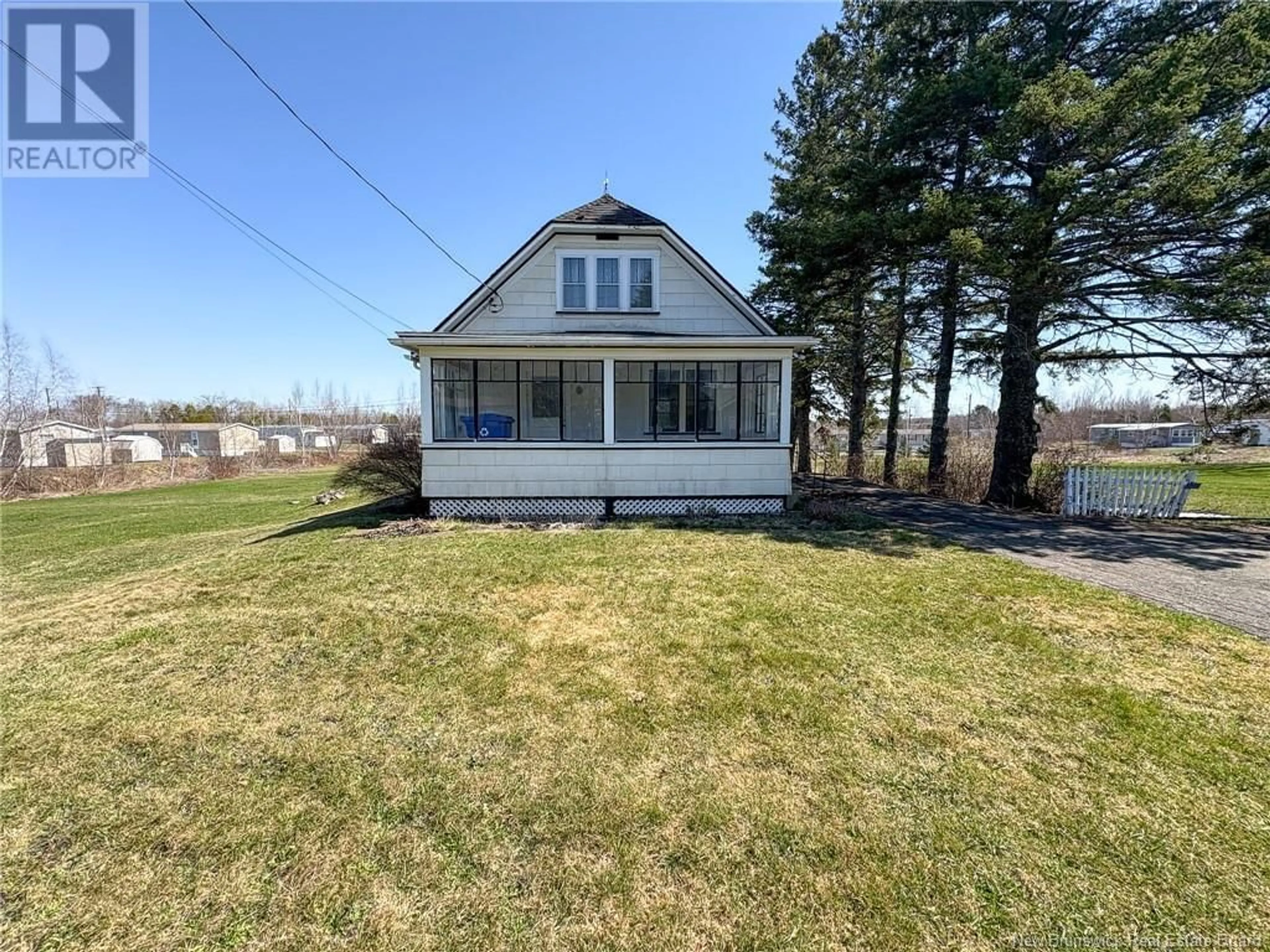 A pic from outside/outdoor area/front of a property/back of a property/a pic from drone, water/lake/river/ocean view for 300 560 ROUTE, Jacksonville New Brunswick E7M3G6