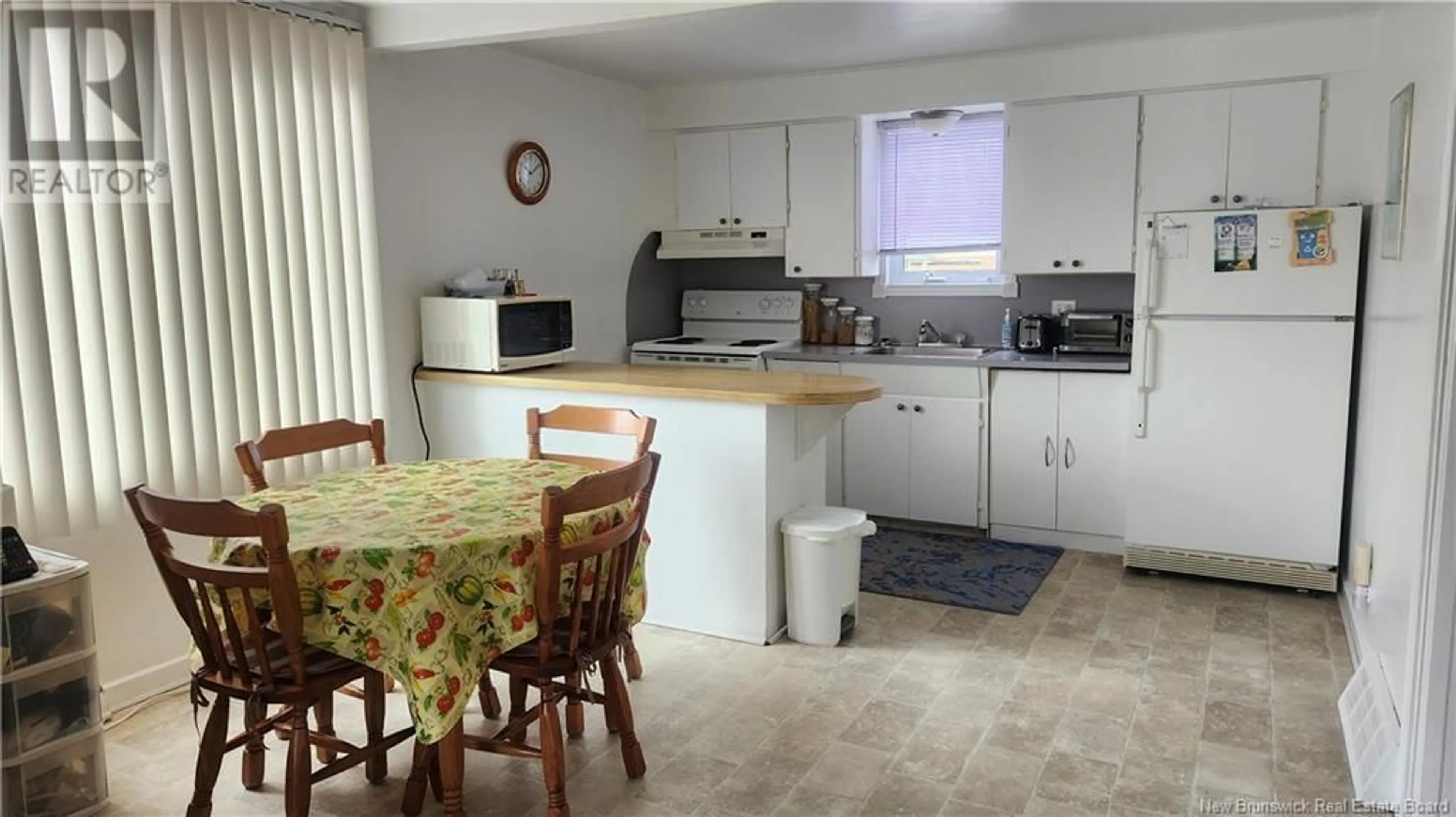 Standard kitchen, unknown for 82 ST-GEORGES AVENUE, Edmundston New Brunswick E3V2W2