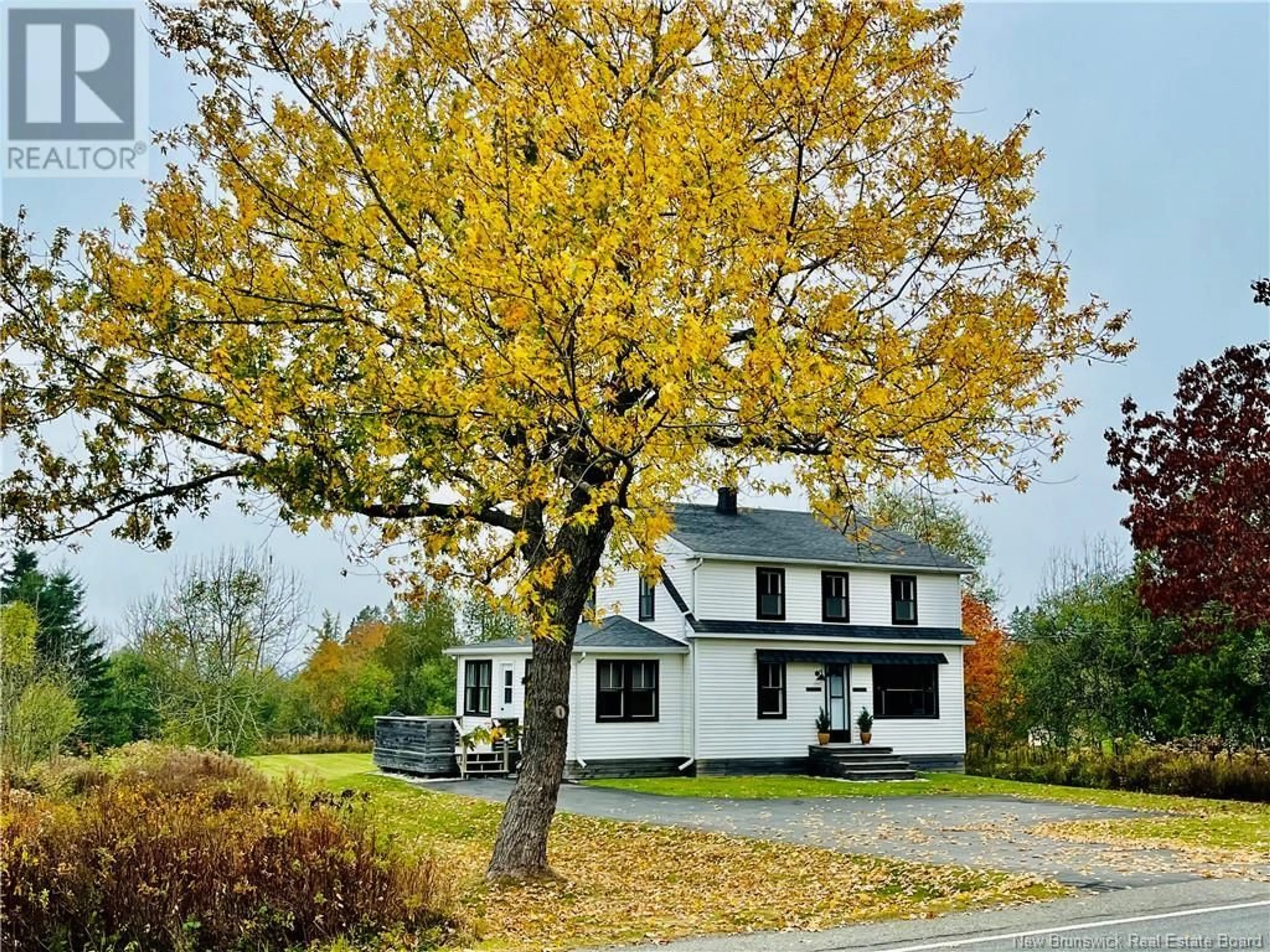Home with vinyl exterior material, street for 679 BAYVIEW DRIVE, Saint Andrews New Brunswick E5B2N2
