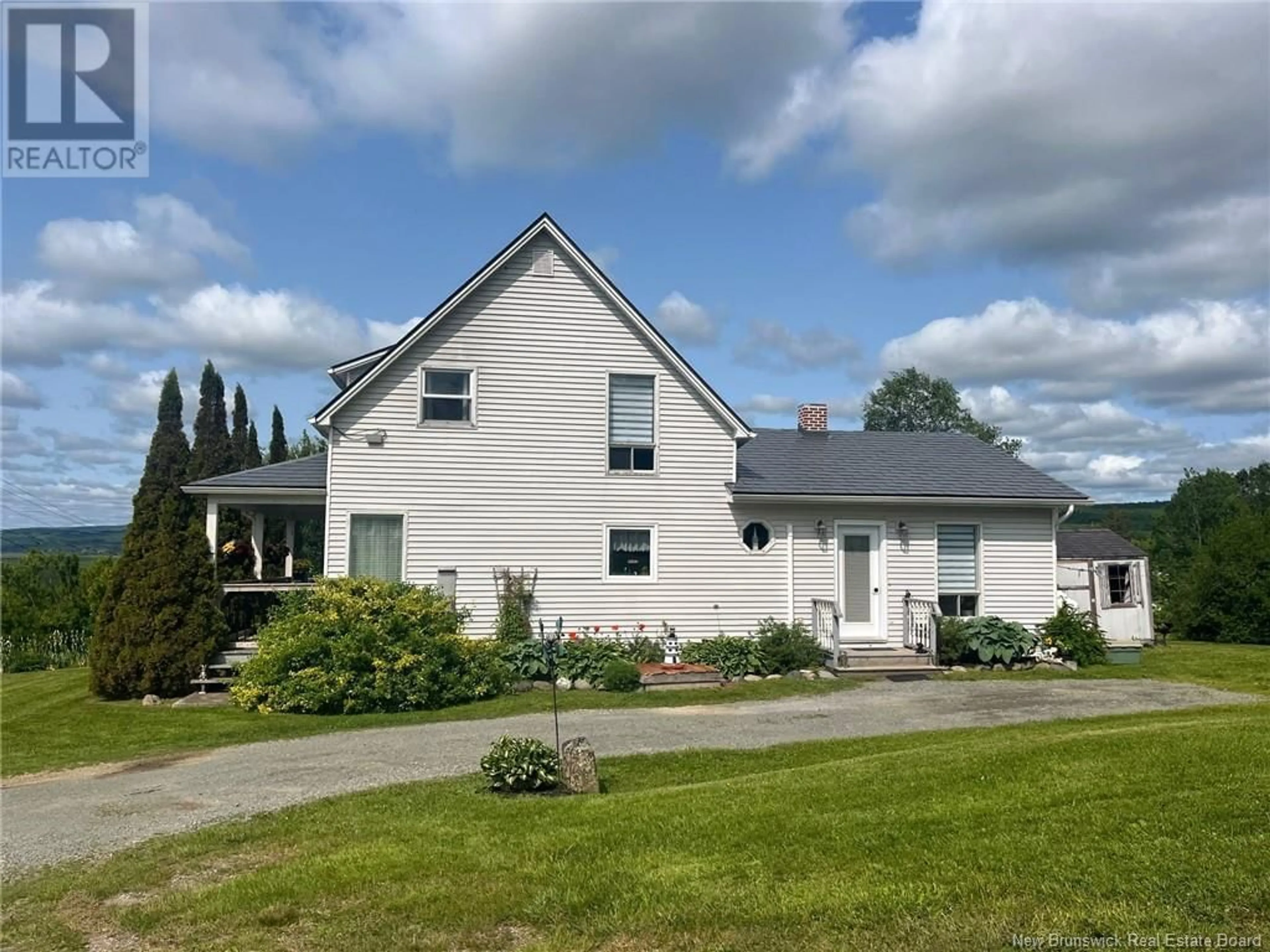 Home with vinyl exterior material, unknown for 5320 ROUTE 114, Hopewell Hill New Brunswick E4H3N2