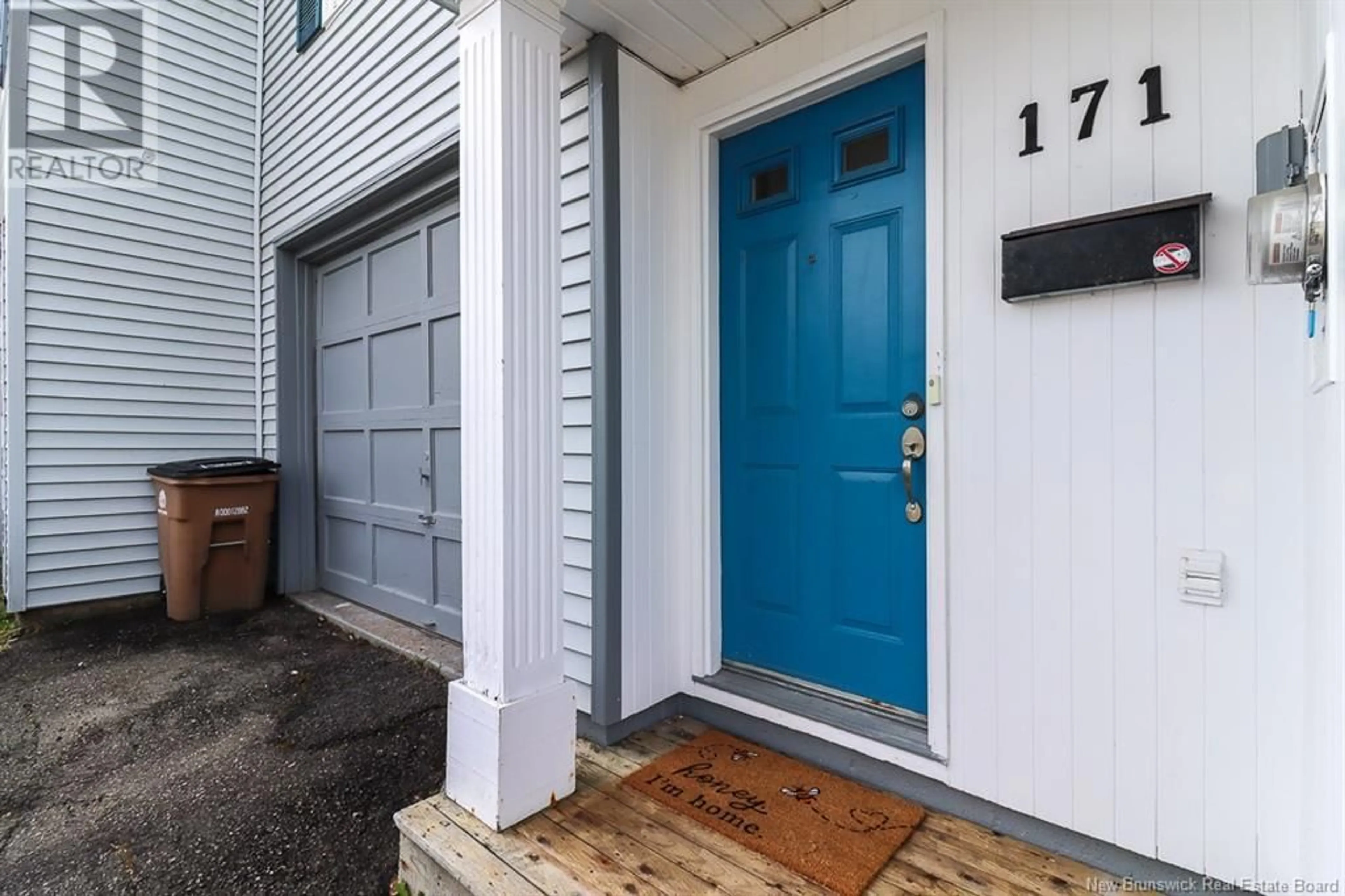 Indoor entryway for 171 LANCASTER STREET, Saint John New Brunswick E2M5A5