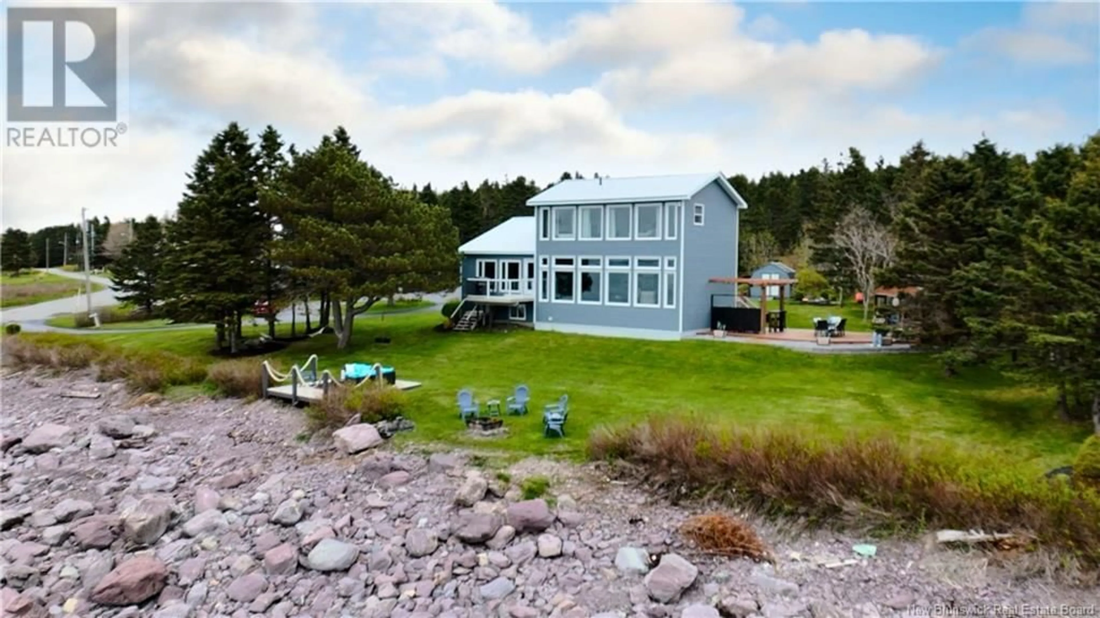 A pic from outside/outdoor area/front of a property/back of a property/a pic from drone, water/lake/river/ocean view for 369 ANTHONYS COVE ROAD, Saint John New Brunswick E2P1K9