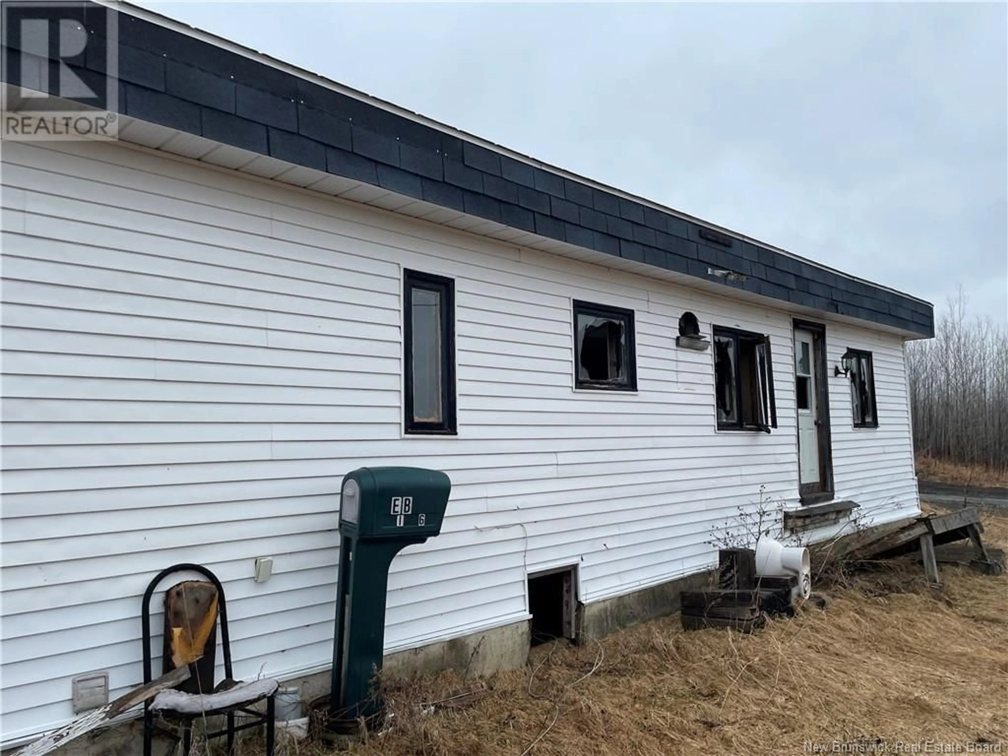 Home with vinyl exterior material, building for 16 Chemin Gerard, Sainte-Anne-De-Madawaska New Brunswick E7E1N6