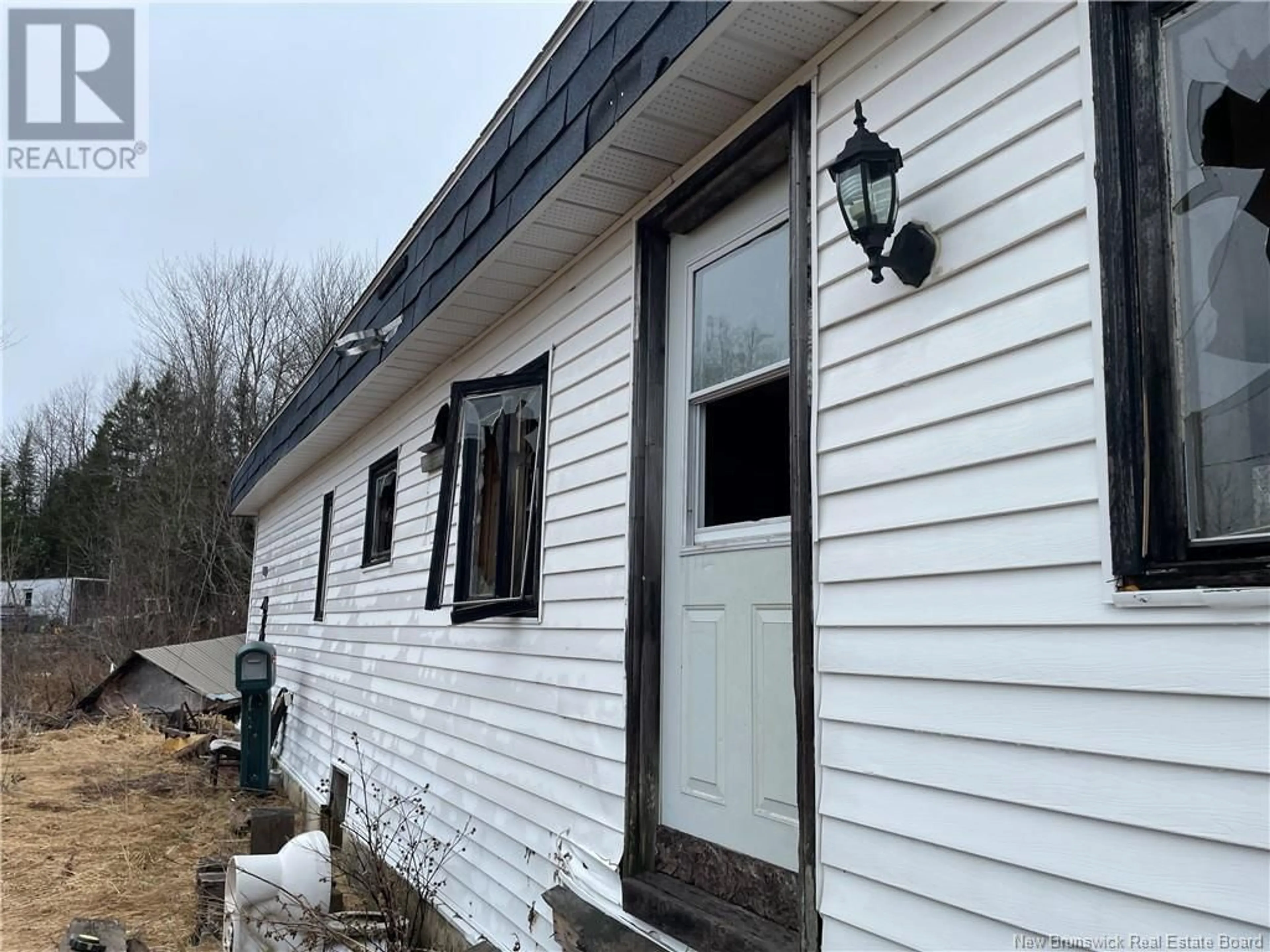 Home with vinyl exterior material, building for 16 Chemin Gerard, Sainte-Anne-De-Madawaska New Brunswick E7E1N6
